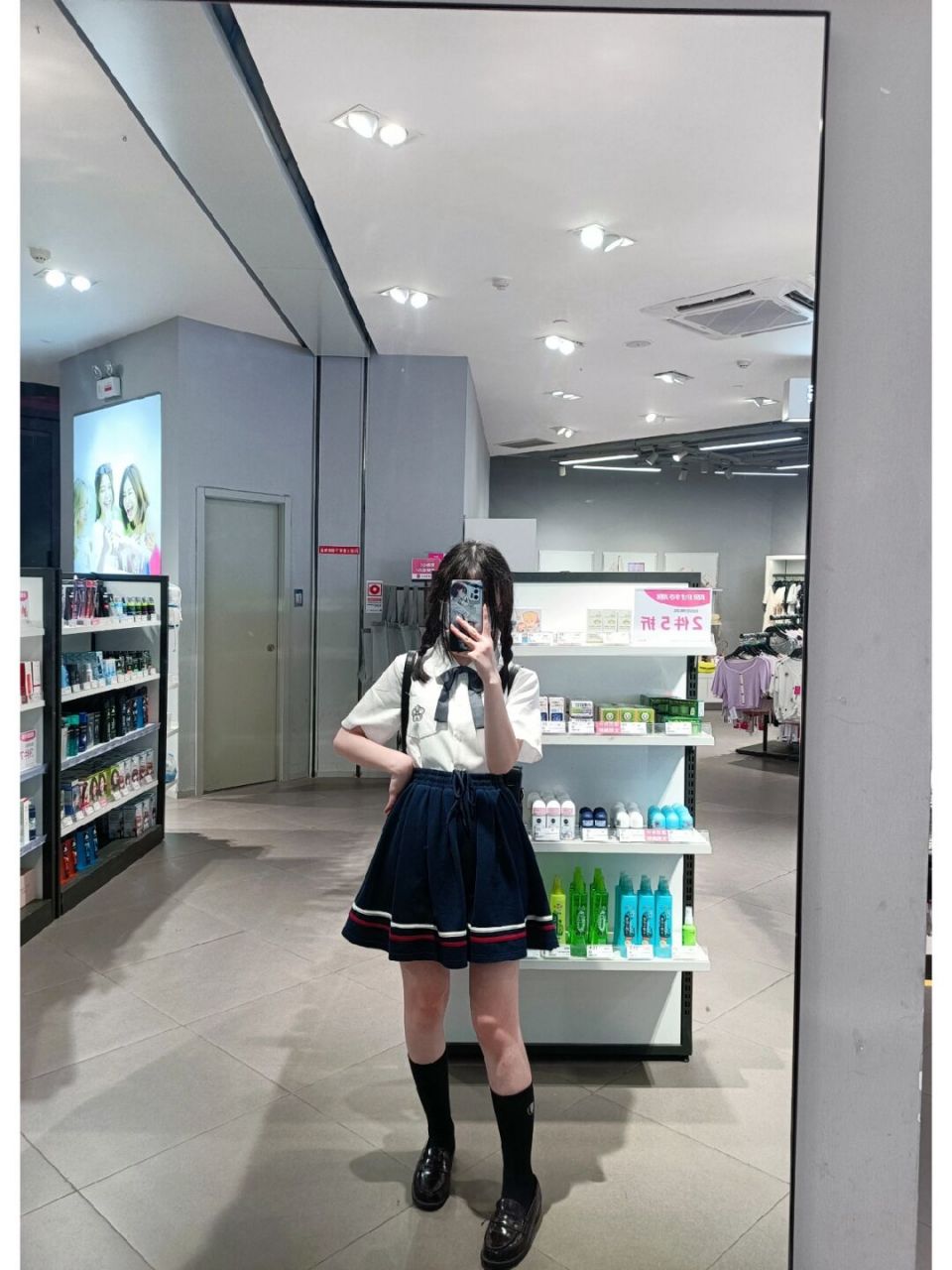 招生简章  武汉第十五中校服 衬衫是自己的!