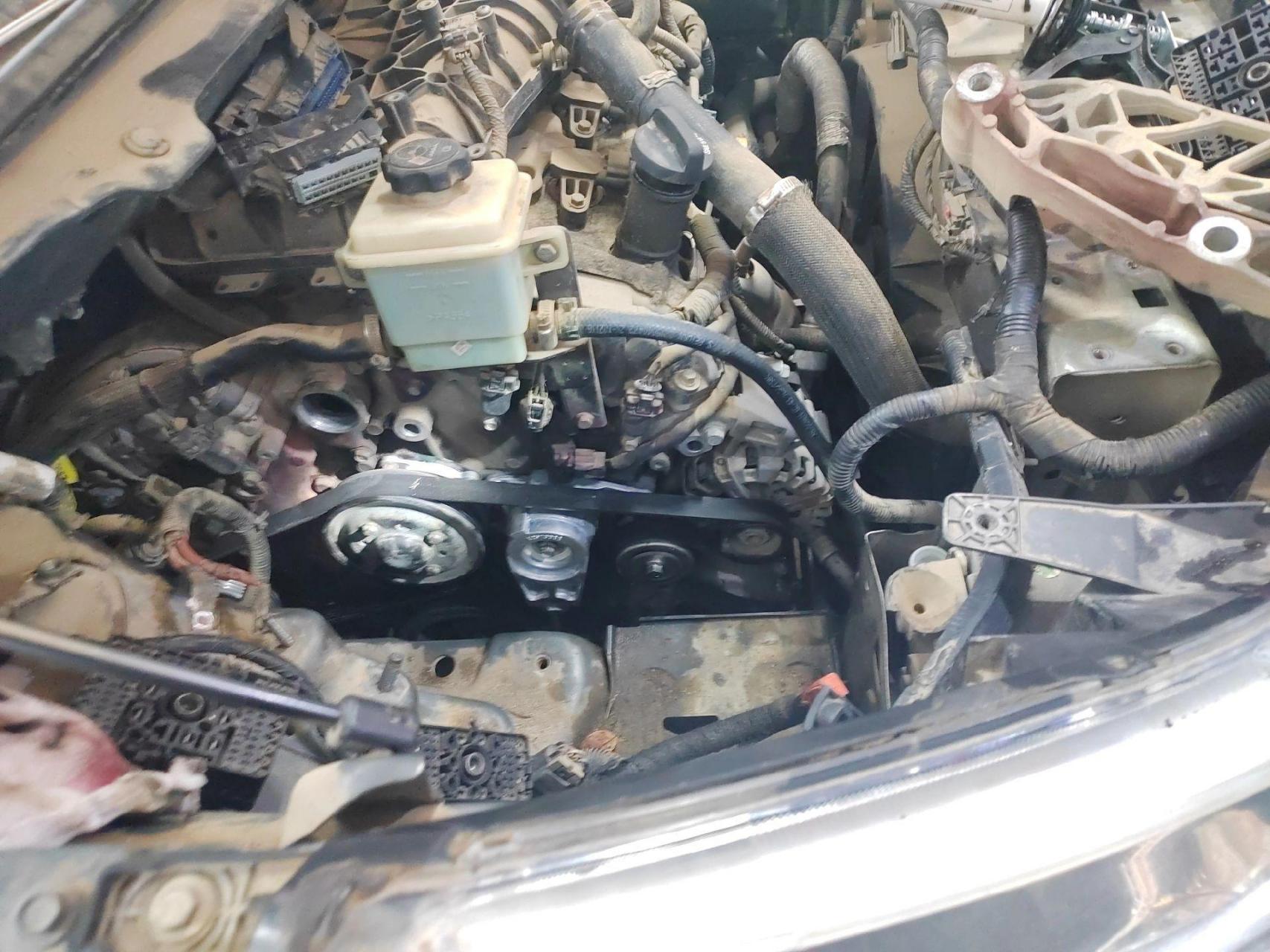 12年别克gl8胖头鱼,3.0排量更换水泵