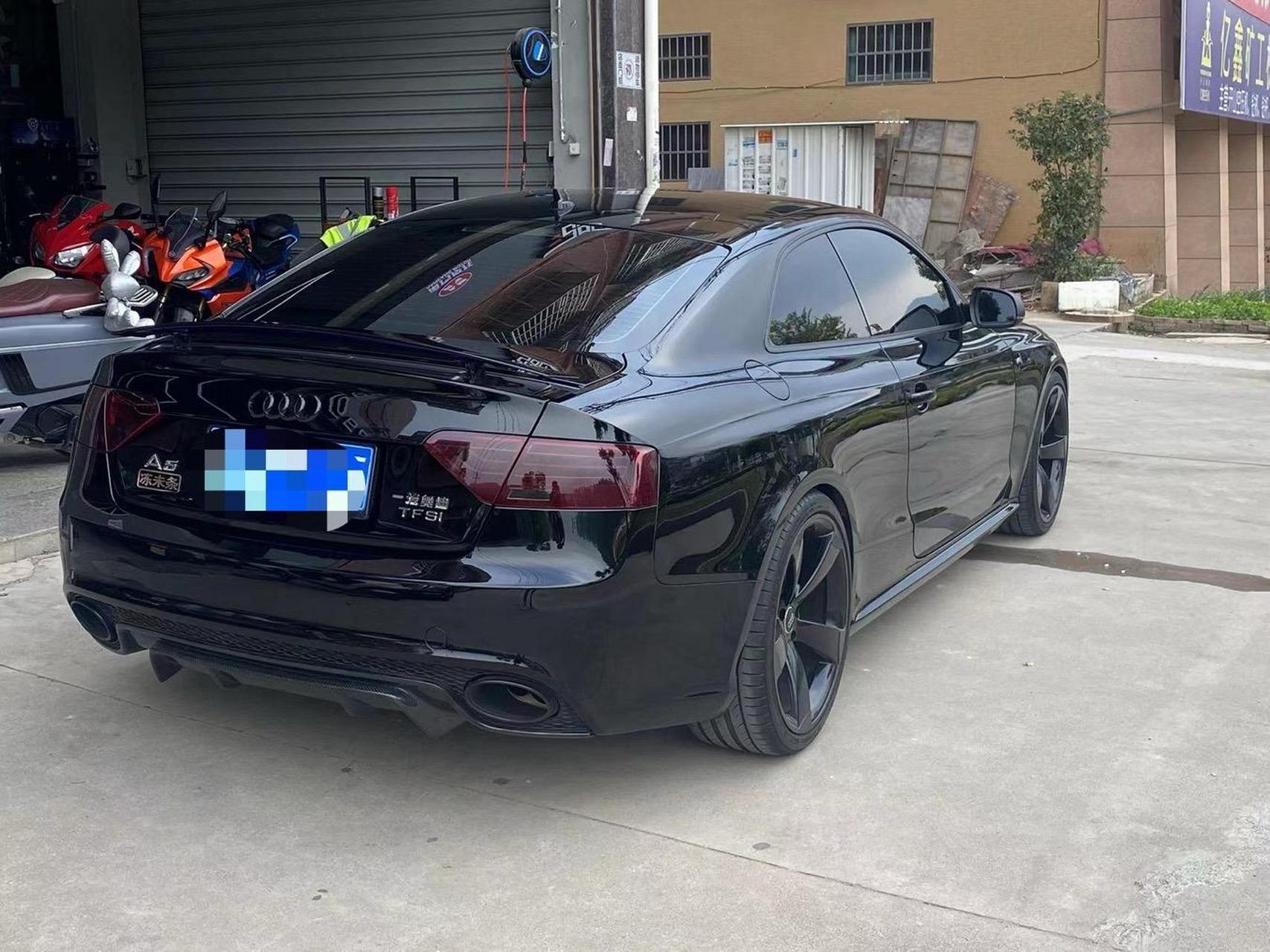 原厂选配recaro桶椅,碳陶刹车,b&o音响,电动尾翼 整备全车底盘胶套