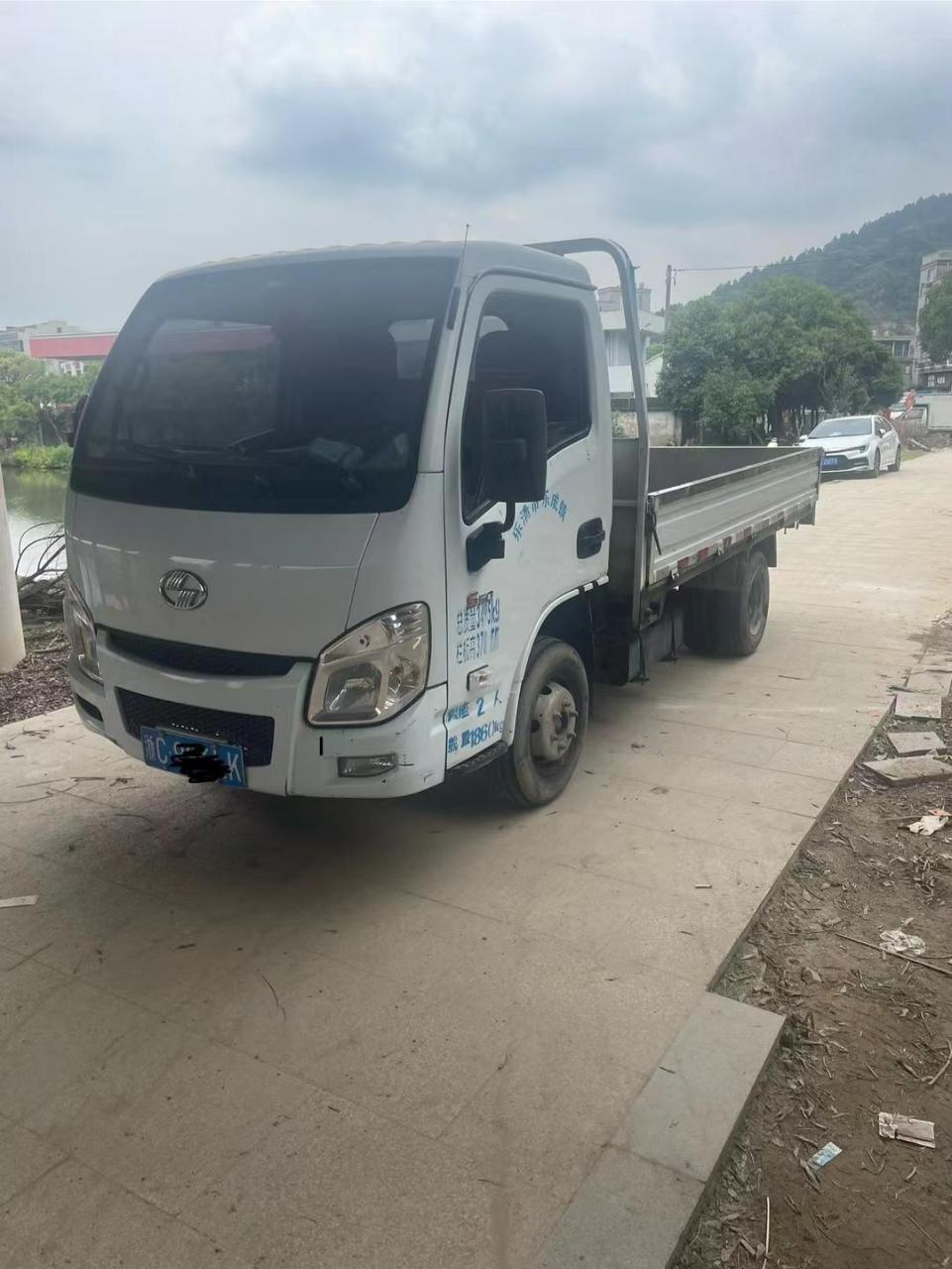 2019年上汽轻卡跃进 后斗长3.4 宽1.