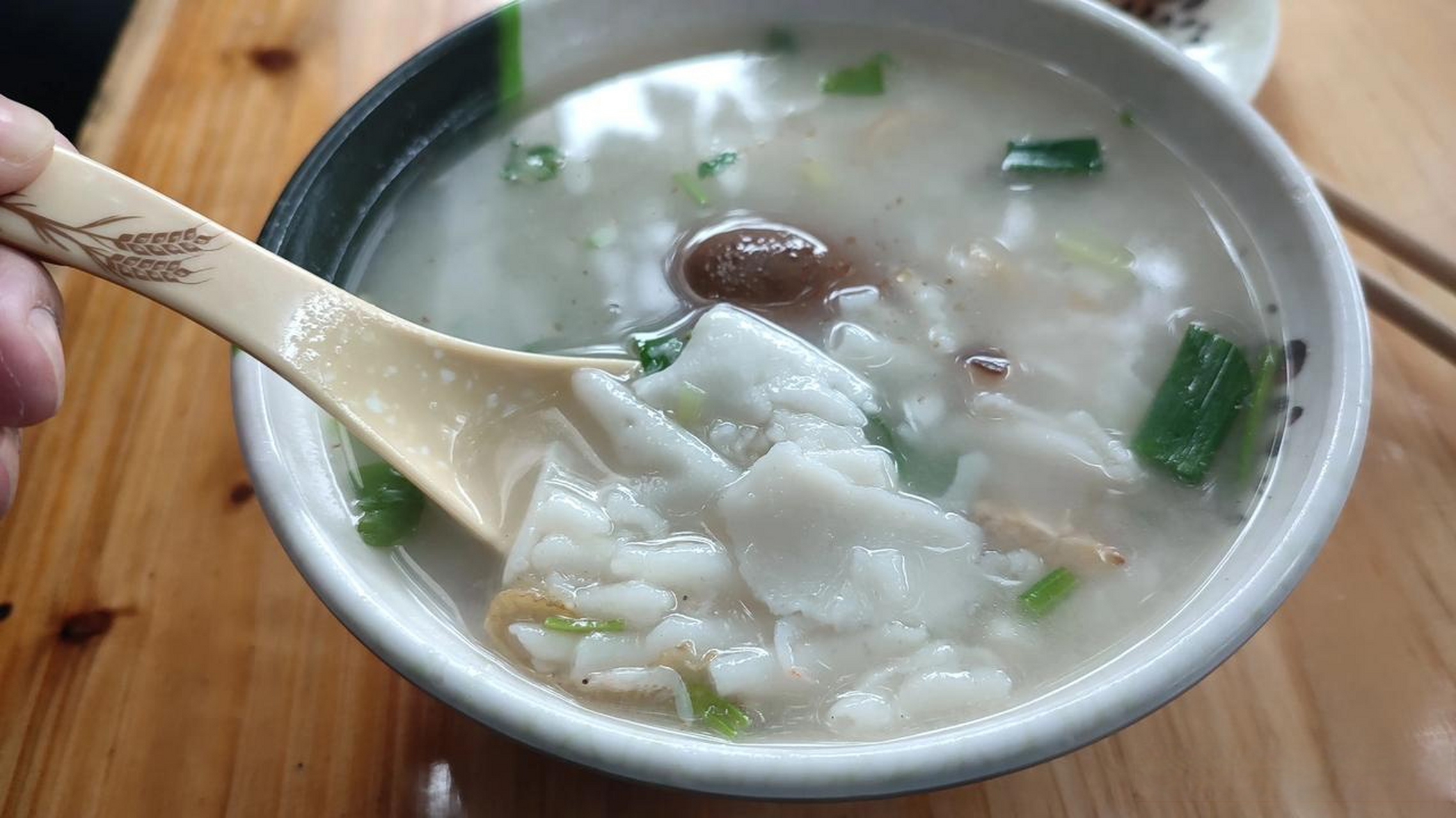 终于吃上了福州这边的特色早餐锅边啦熟悉的味道!美食品鉴官