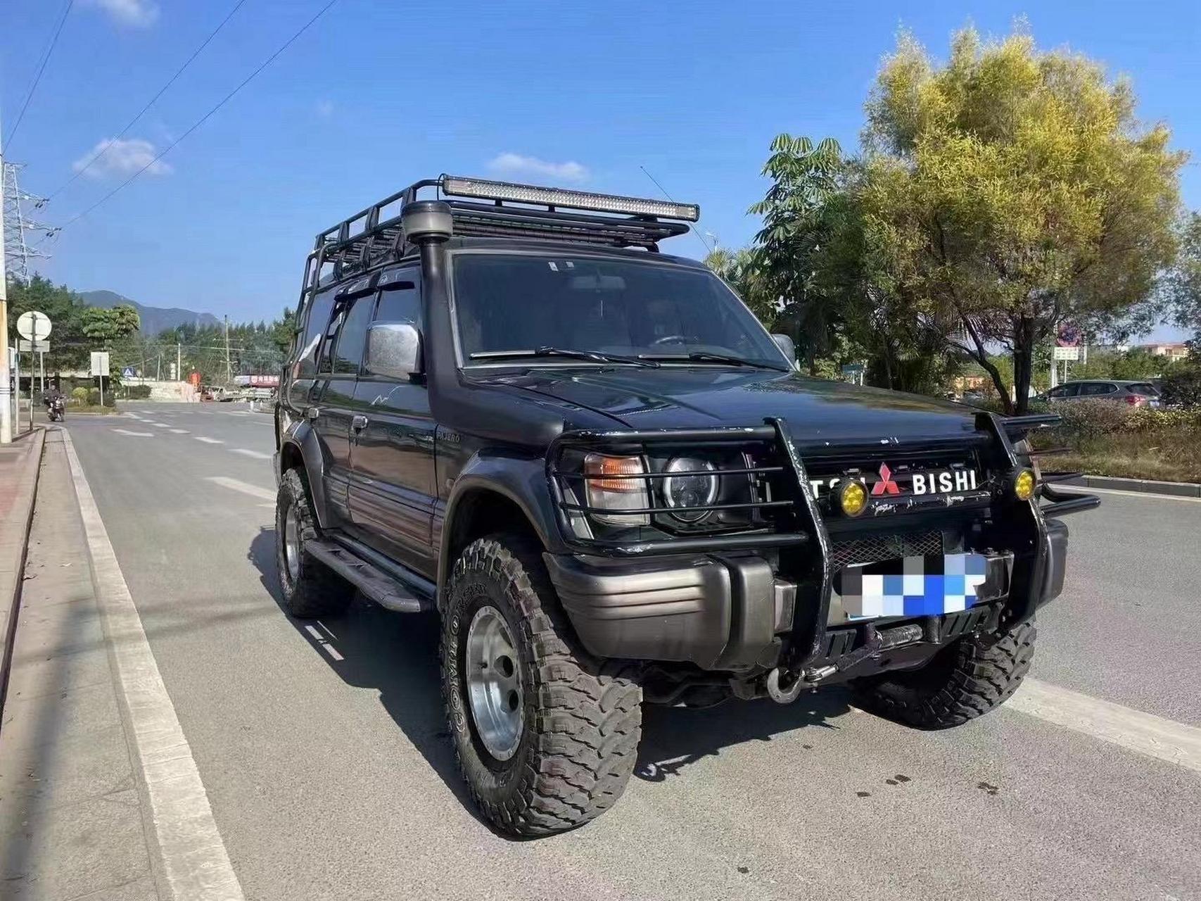 三菱黑金刚v33,四驱,v6,3.0排量.全车原版,精品车,该改的都改了