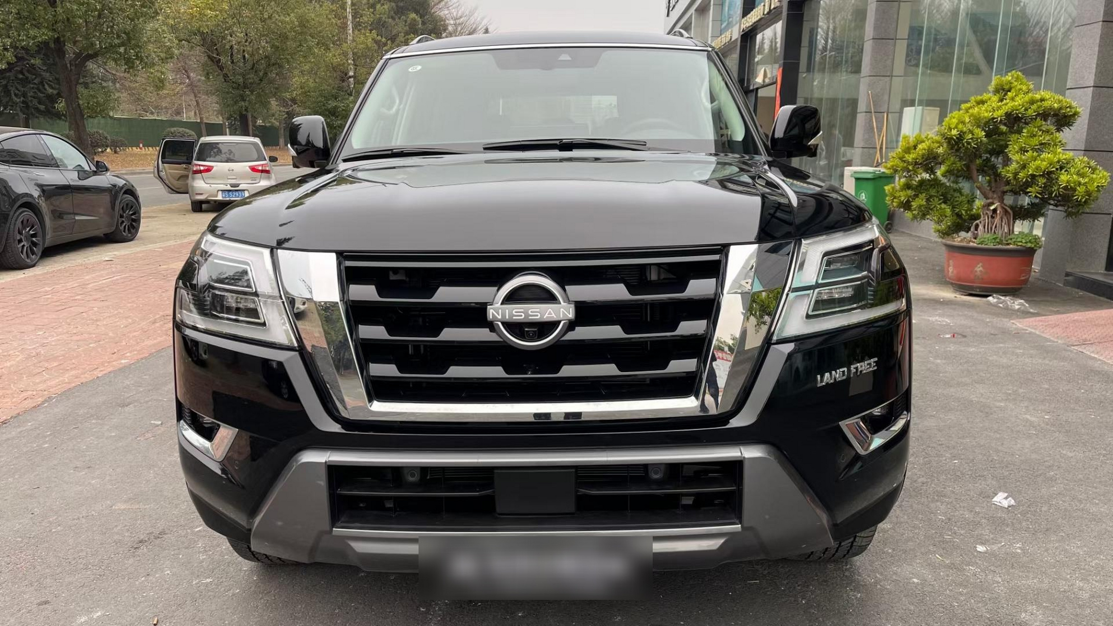 23款日产阿曼达,唯一能与凌志570比性能的车,价格比570便宜100多万