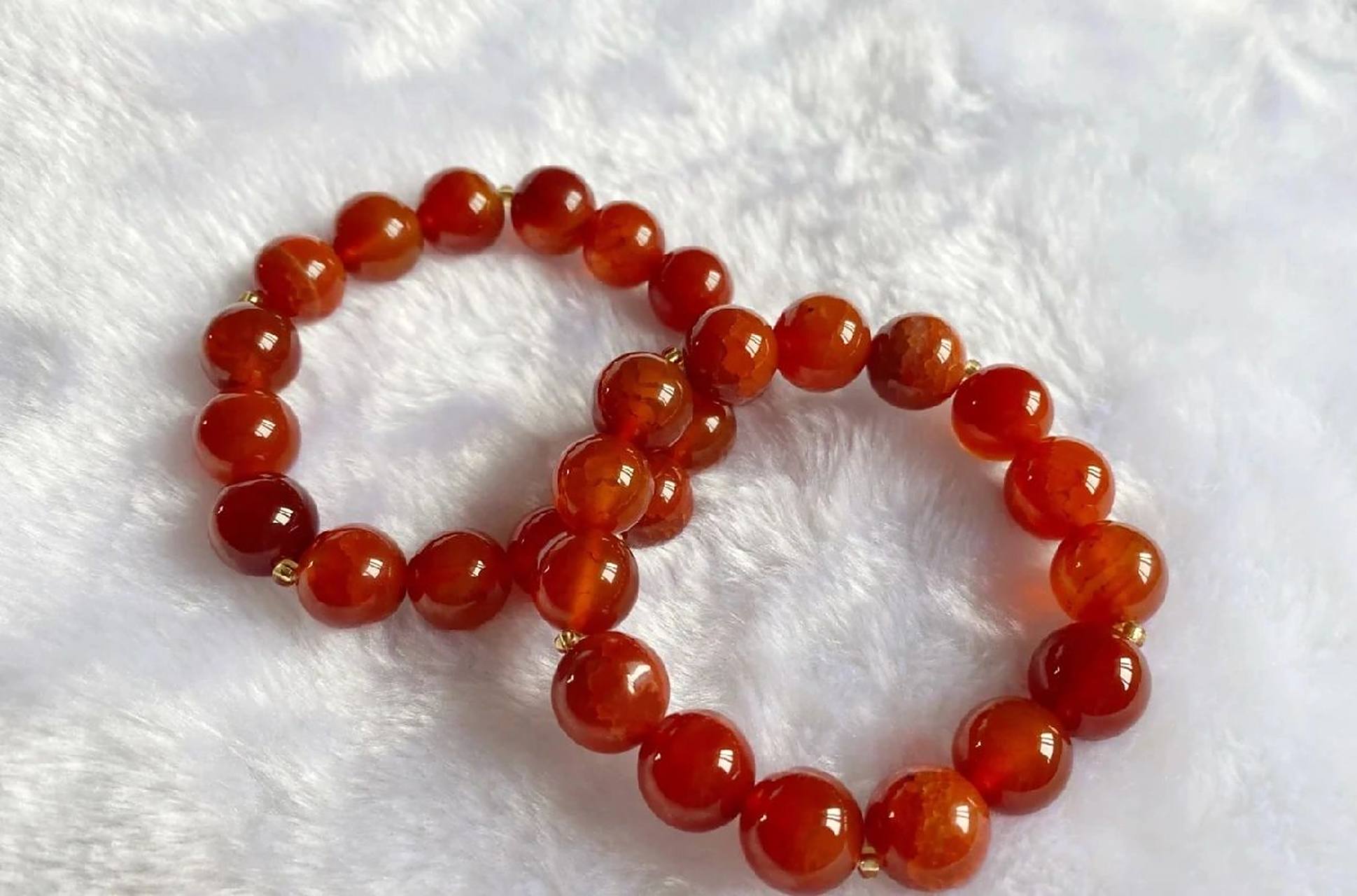 今天无聊说说龙鳞凤血 龙鳞凤血玛瑙是属于巴西玛瑙,之所以叫做龙 鳞