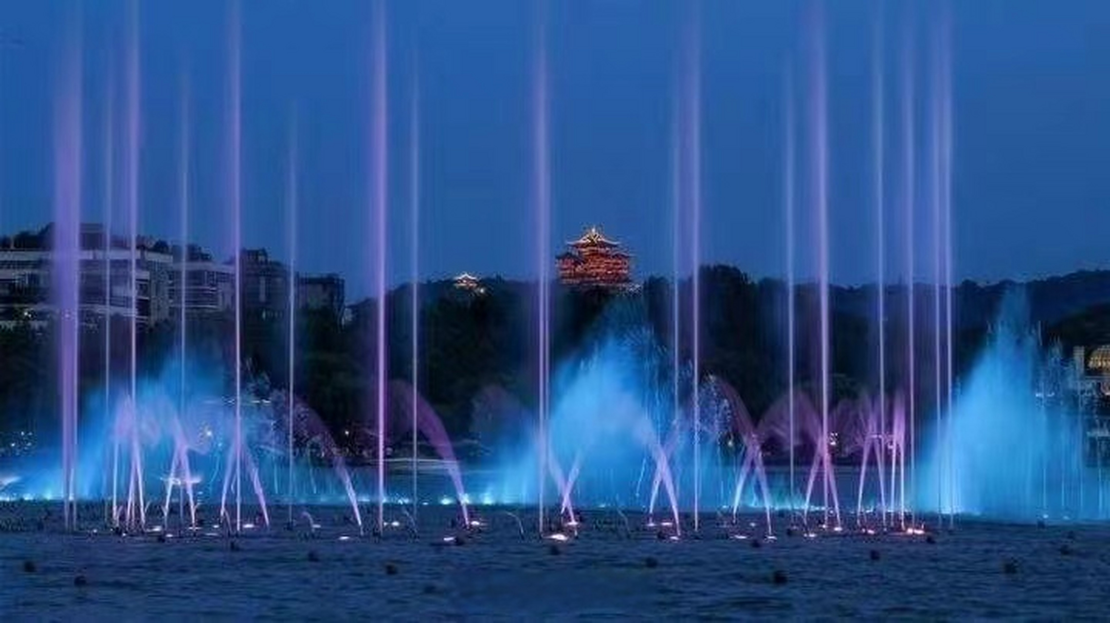 西湖音乐喷泉夜景