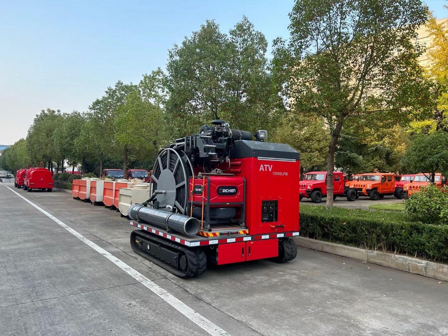 重汽汕德卡泵浦消防车.