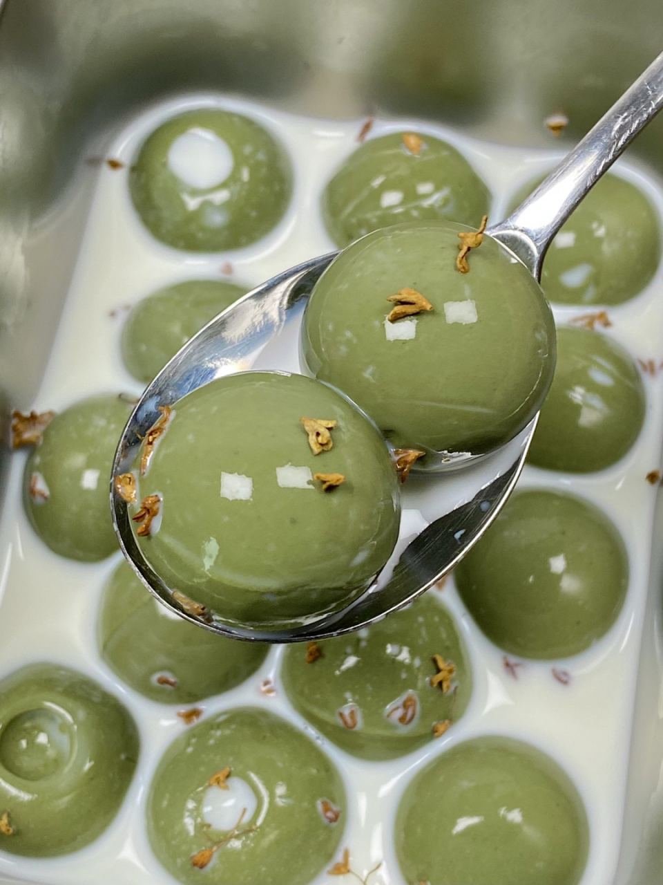 呜呜呜抹茶奶冻有人不爱嘛[流泪],duangduang的,自己做的还干净卫生!