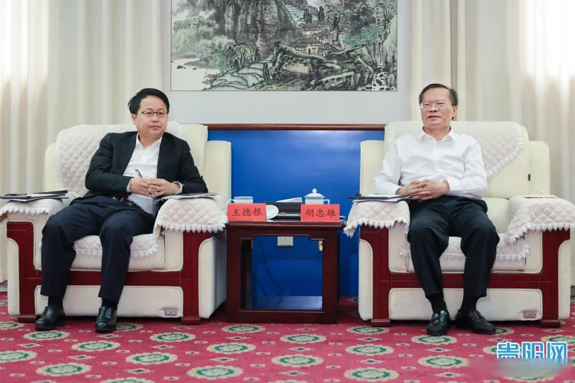 【胡忠雄会见华西希望集团副董事长王德根一行】4月4日,省委常委,市委