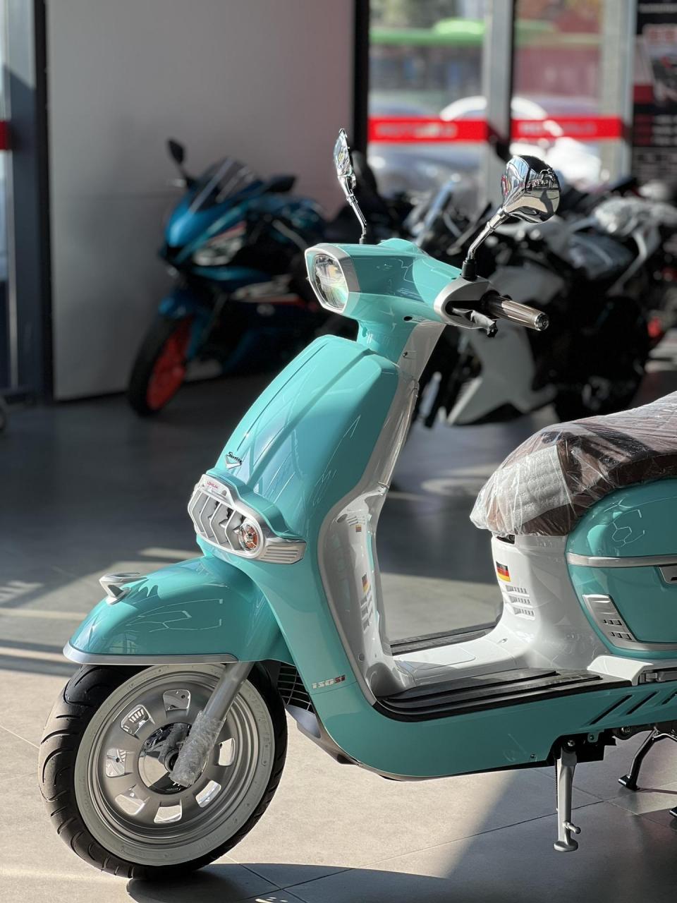 维多利亚150si 蒂芙尼蓝.实车颜色是真好看  喜提新车女骑