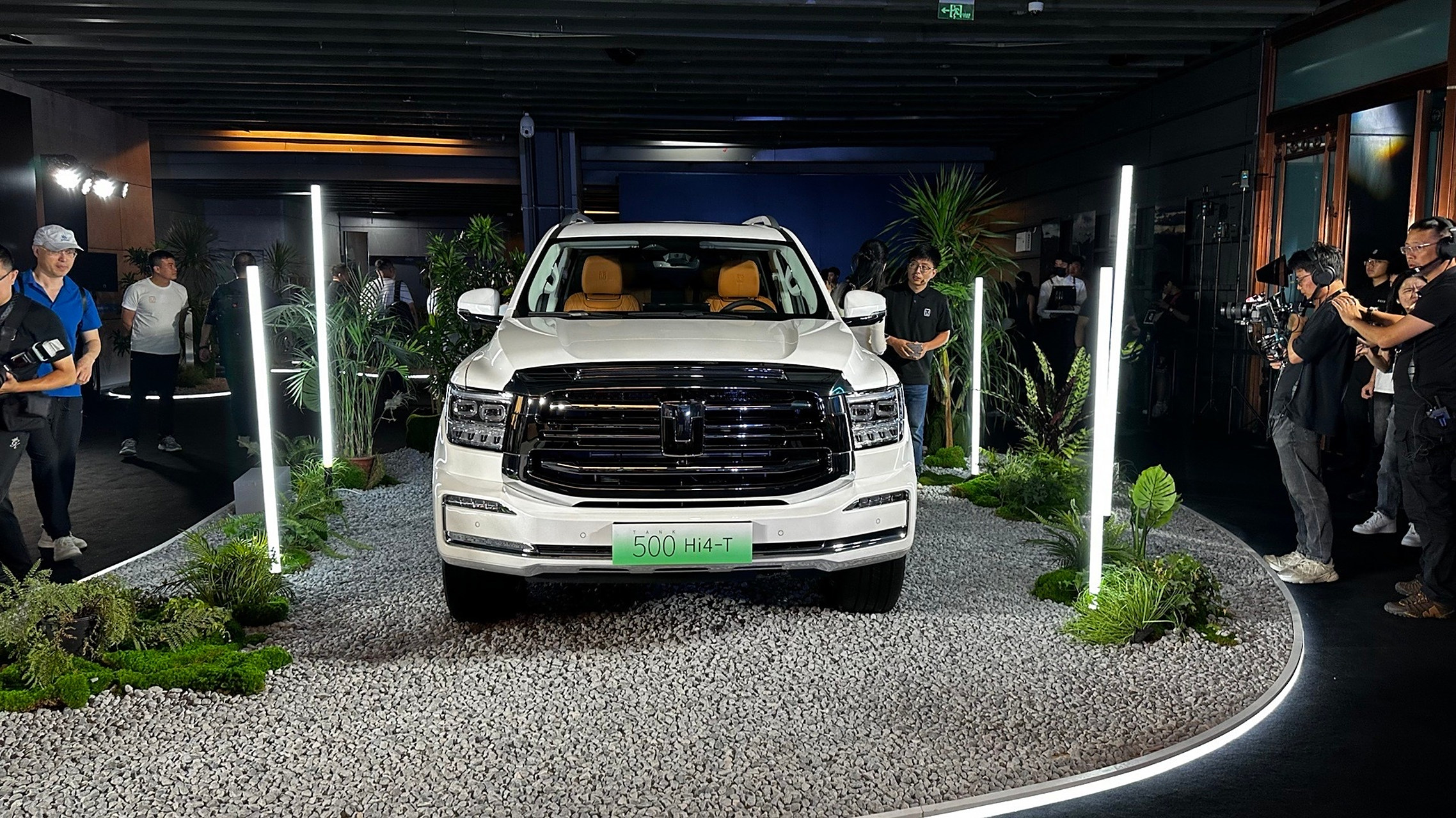 坦克500hi4t售价335000元 坦克500 hi4-t是坦克品牌的首款新能源phev