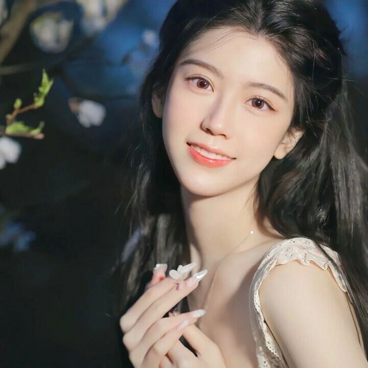 女生头像来了!(网图) 喜欢就点赞加关注吧 不喜,勿喷