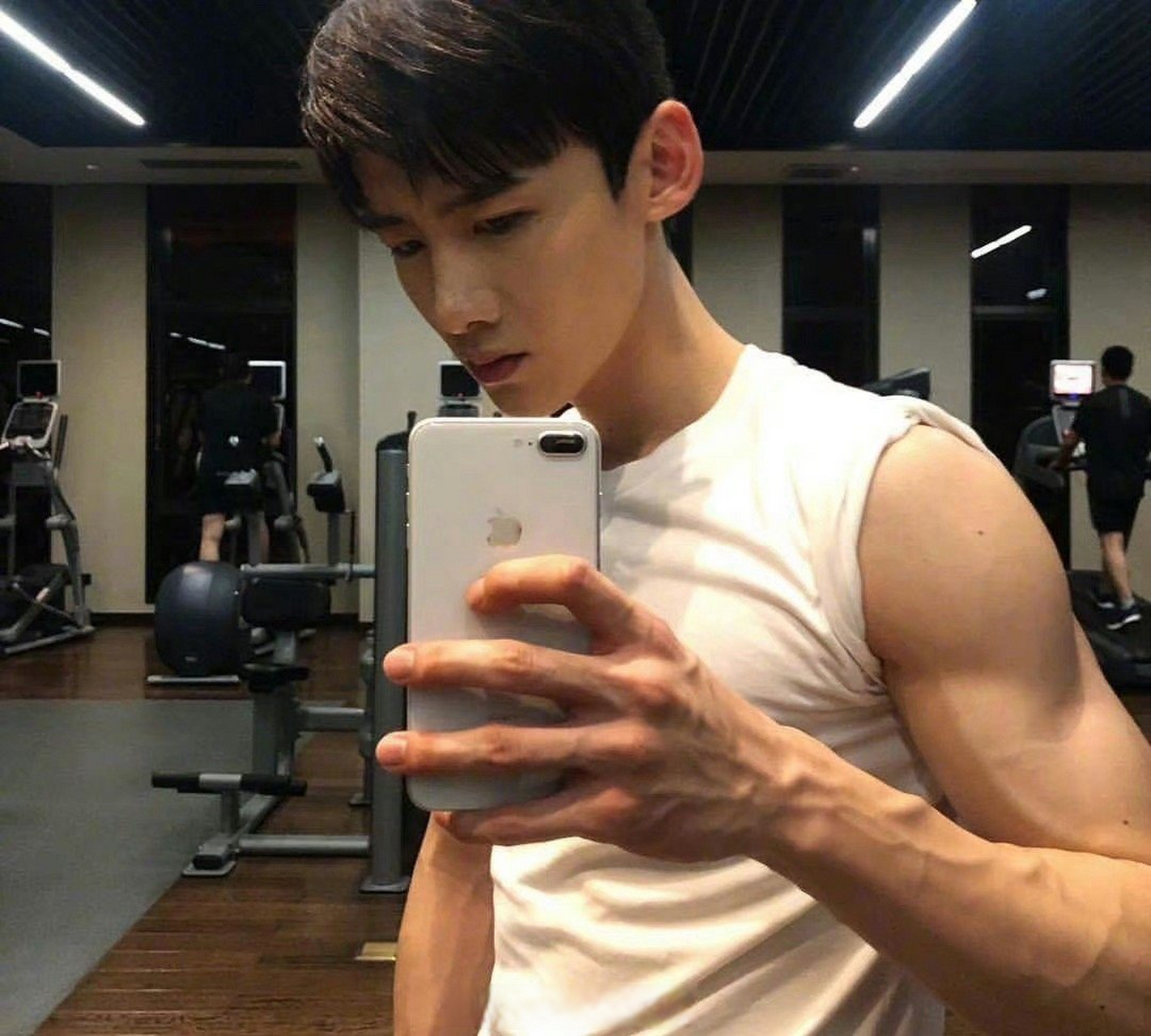 白敬亭真不瘦#白敬亭真的真的不瘦,这肌肉也太绝了吧我,真的很欧