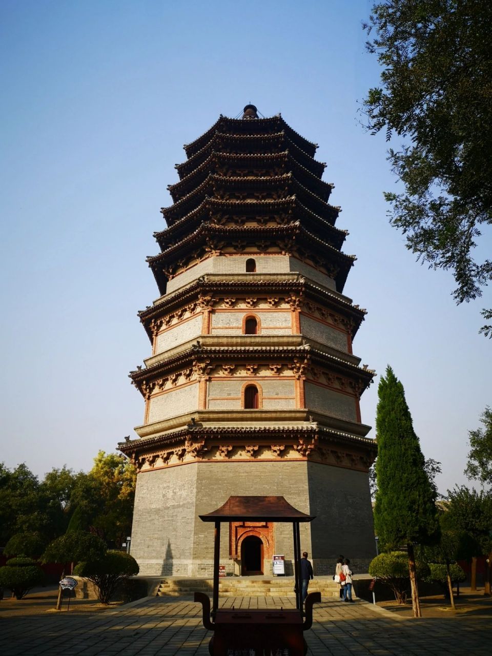 正定四塔,一华丽,一清秀,一古朴,一巍峨 河北省石家庄市的正定县,素有