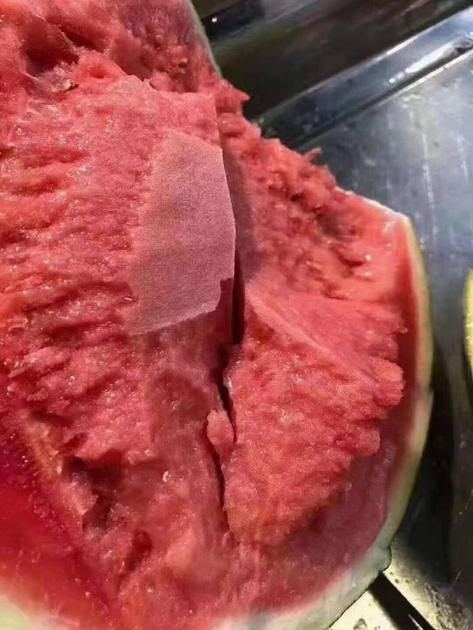 王炸麒麟西瓜绝了! 太甜啦,口感特别不错,自然成熟,脆甜,皮薄.