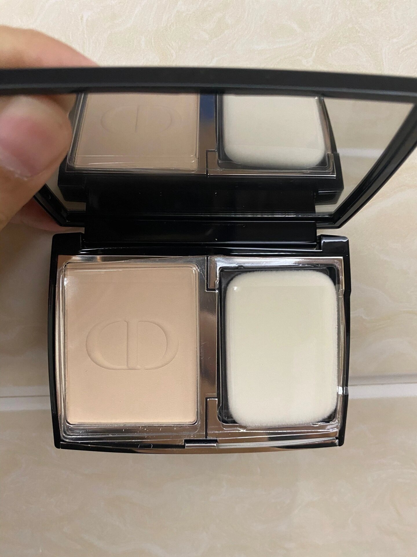 40890 新版迪奥凝脂恒久粉饼01 新版迪奥凝脂恒久粉饼012色:0n