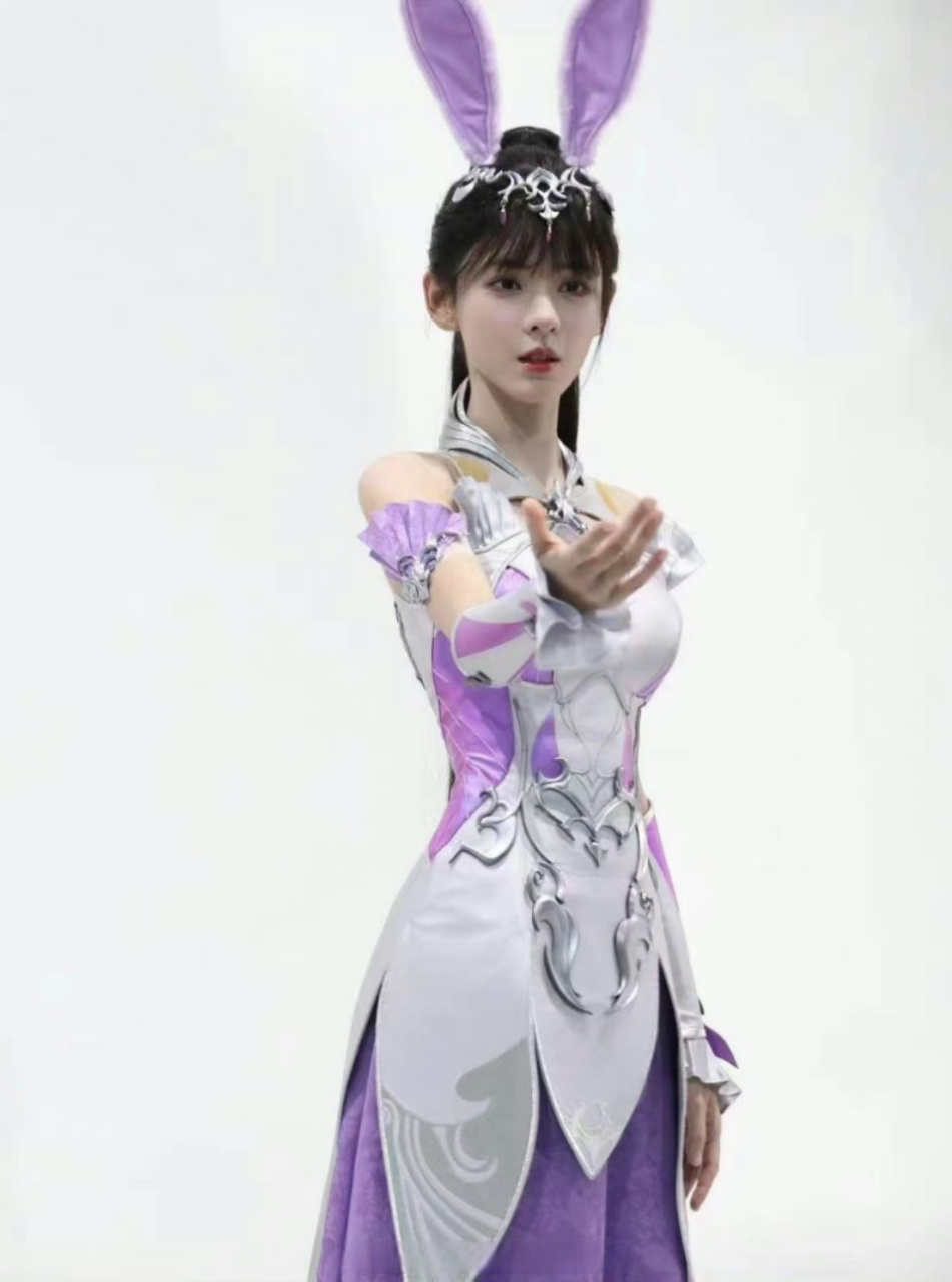 张予曦cos斗罗大陆小舞##吴宣仪进组狐妖小红娘