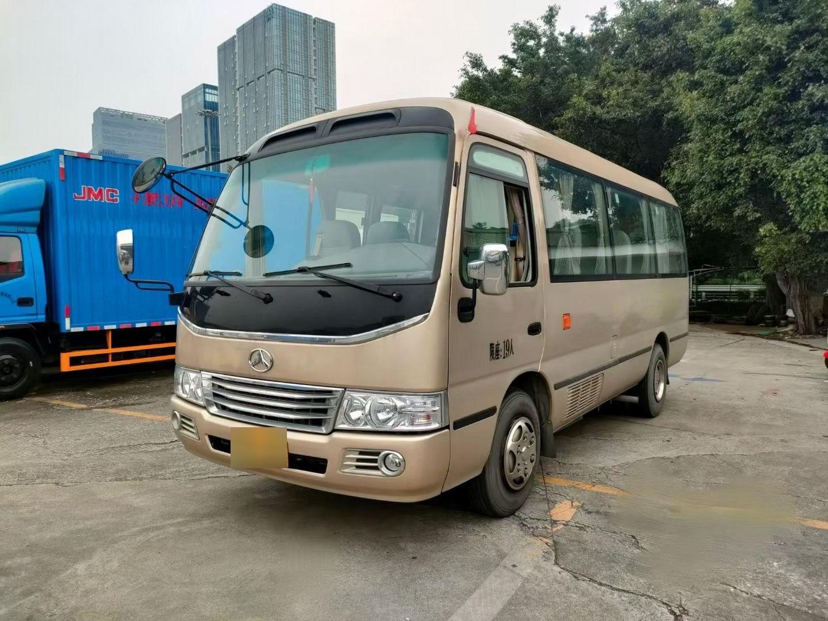 2022年5月,19座江铃晶马中型客车,柴油国六五十铃2.