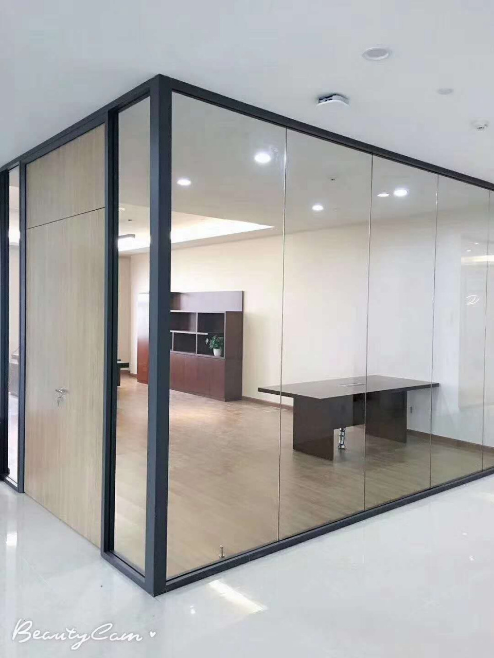 办公室全景单层玻璃隔断墙定制高隔断隔间 玻璃与玻璃之前无框束缚,更