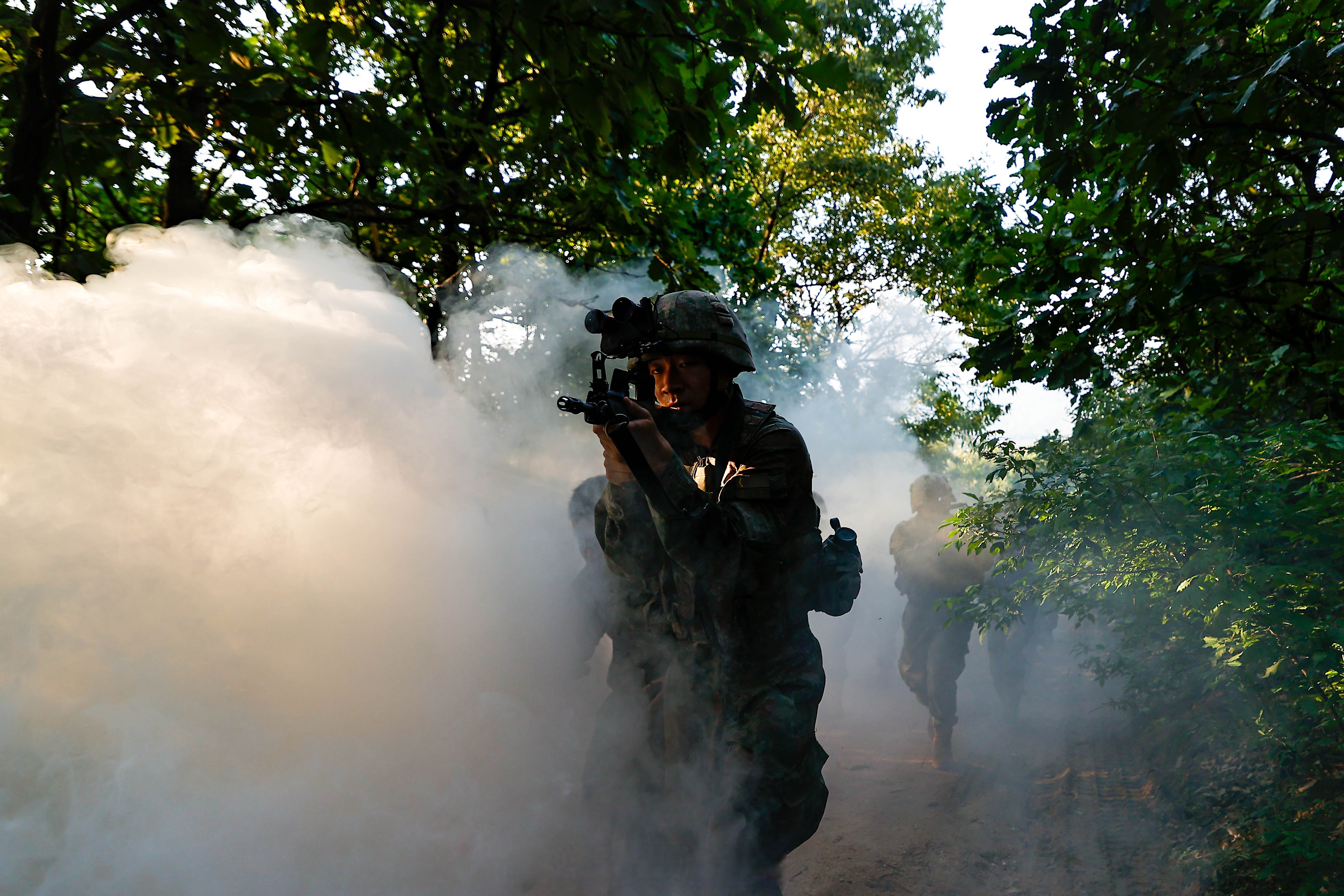 演练战场复杂环境外国部队野外照片部队野外驻训图片辽宁丹东野战部队