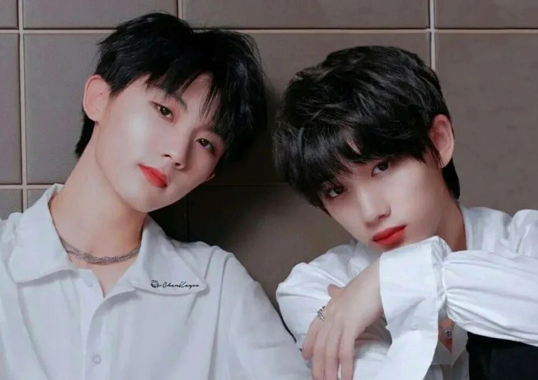 "丁程鑫愿意在很深很深的暗里做马嘉祺唯一的光" "丁程鑫和马嘉祺是