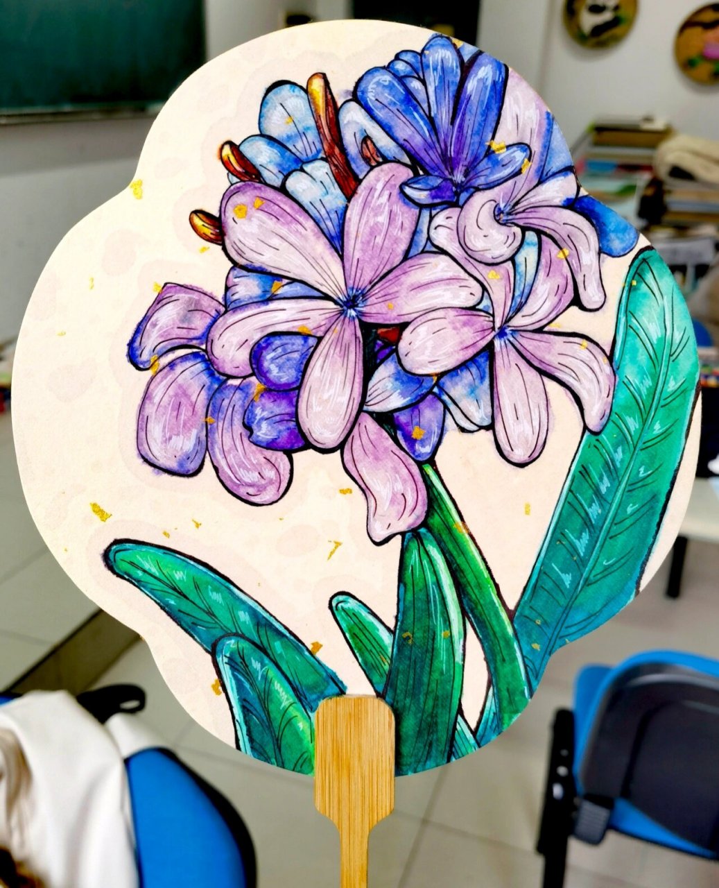 马克笔花卉团扇～ 第一次尝试用马克笔画团扇～画的不好,多多包涵