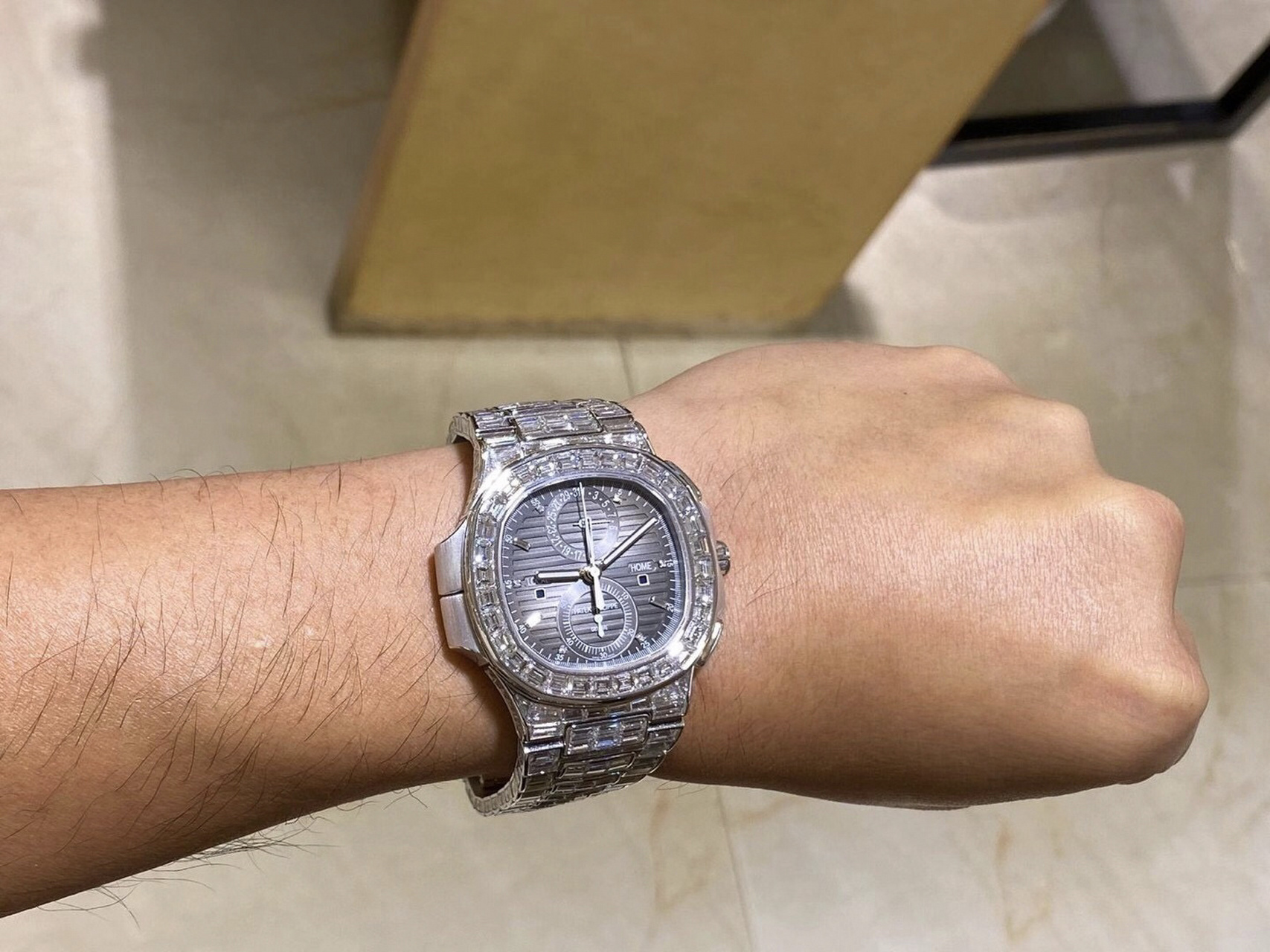 百达翡丽鹦鹉螺毕业款5990/1400-001满钻 百达翡丽鹦鹉螺毕业款5990