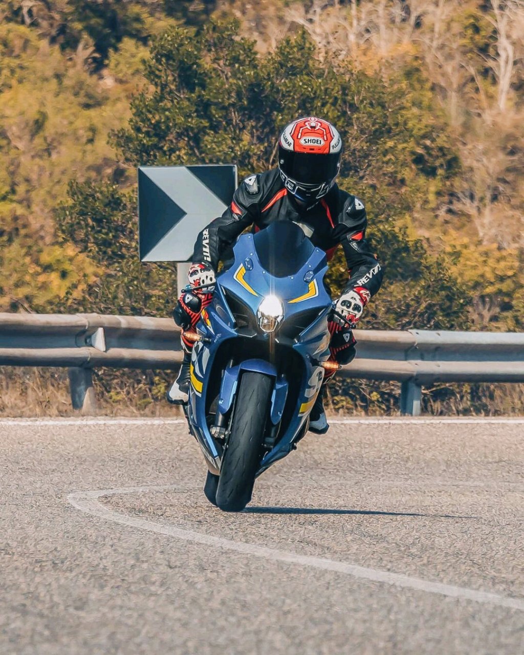 摩托车背景图来了哦!