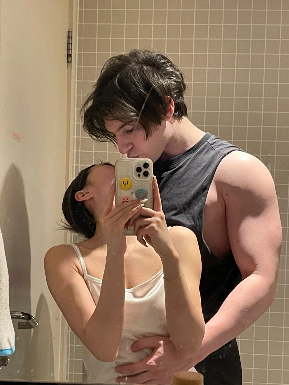 情侣体型差9969781569936998,一秒就沦陷了 嘻嘻 男