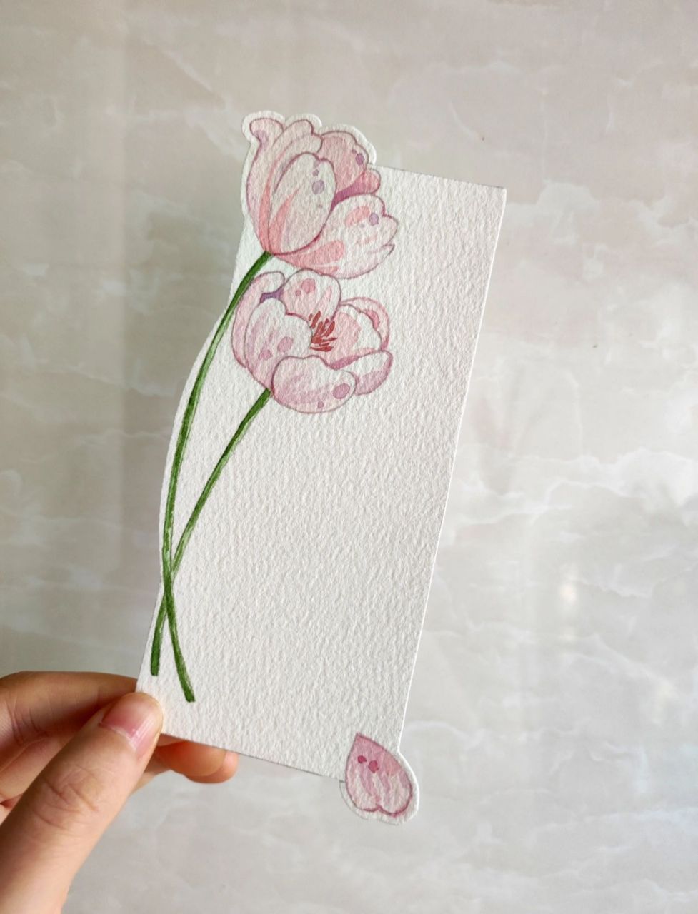 手残党也能画的郁金香书签(附过程图) 温柔的淡粉色,简单又解压 真的