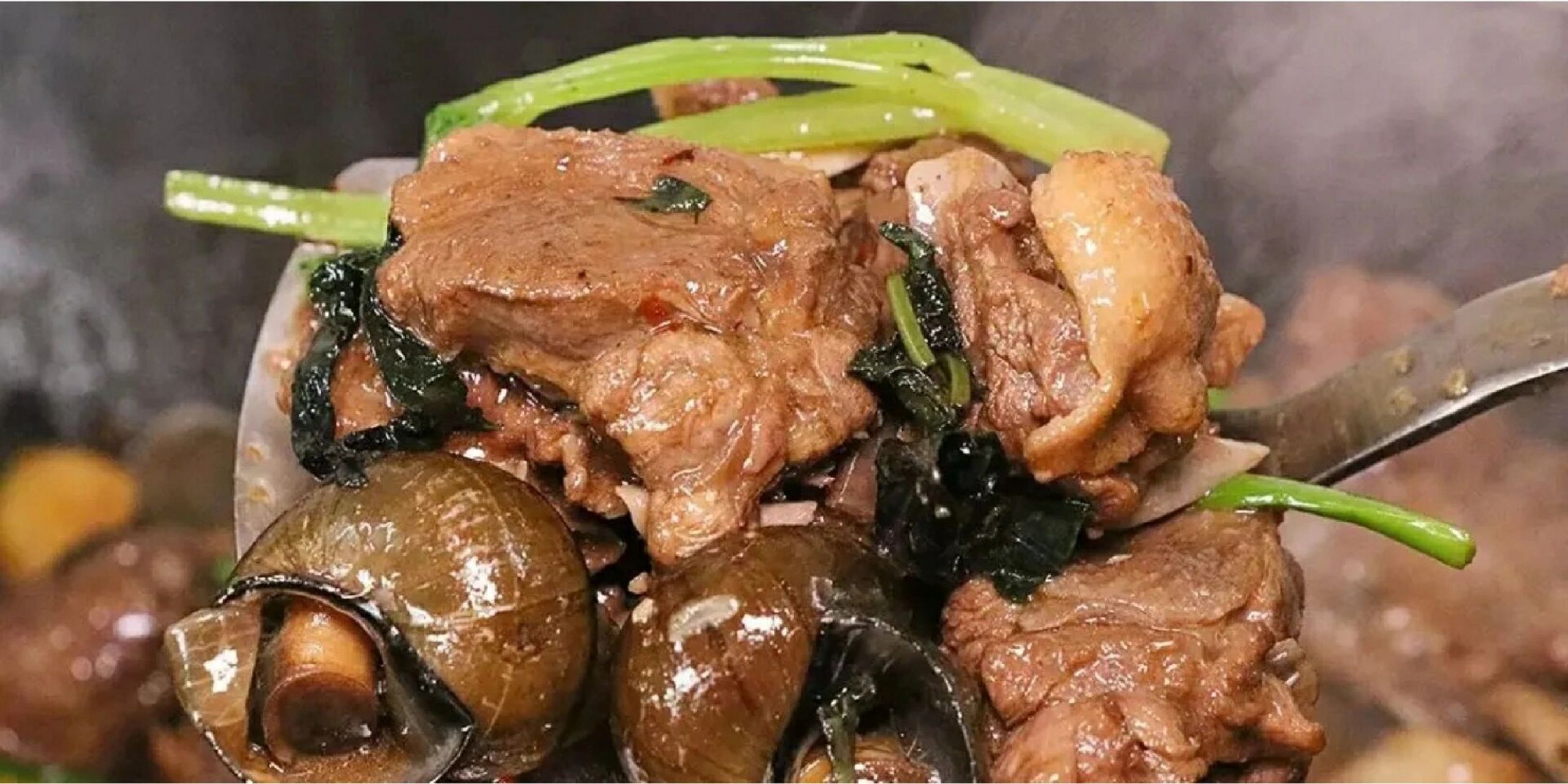 什么是田螺焖青头鸭? 田螺和青头鸭08这两种看似完全没交集的.