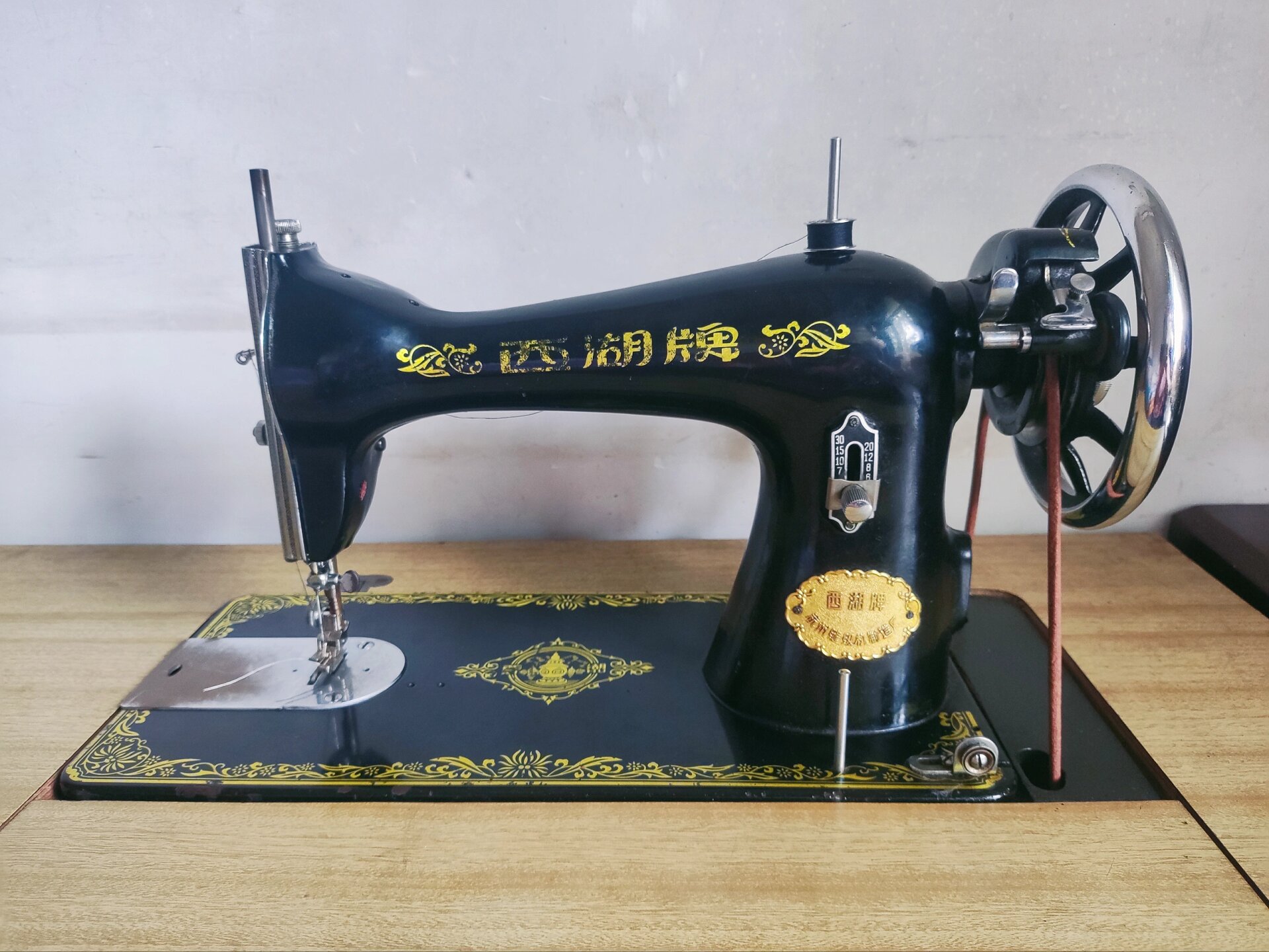 老式家用缝纫机复活啦