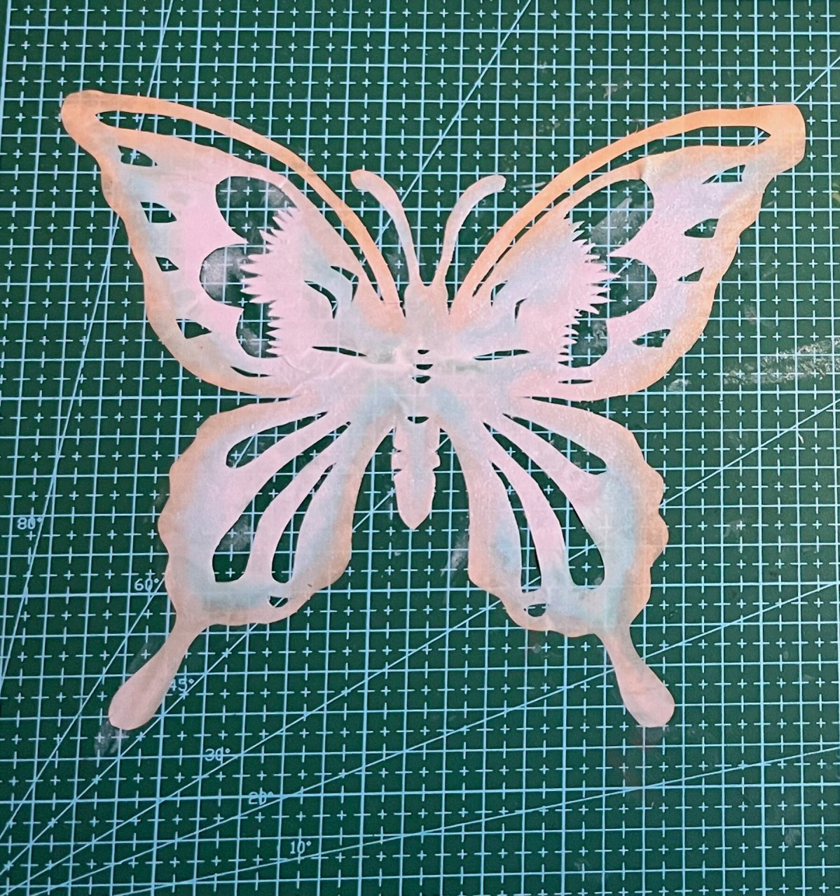 染色剪纸 蝴蝶剪纸,染色,临摹作品#刻纸剪纸# #手工染色剪纸# #蝴蝶
