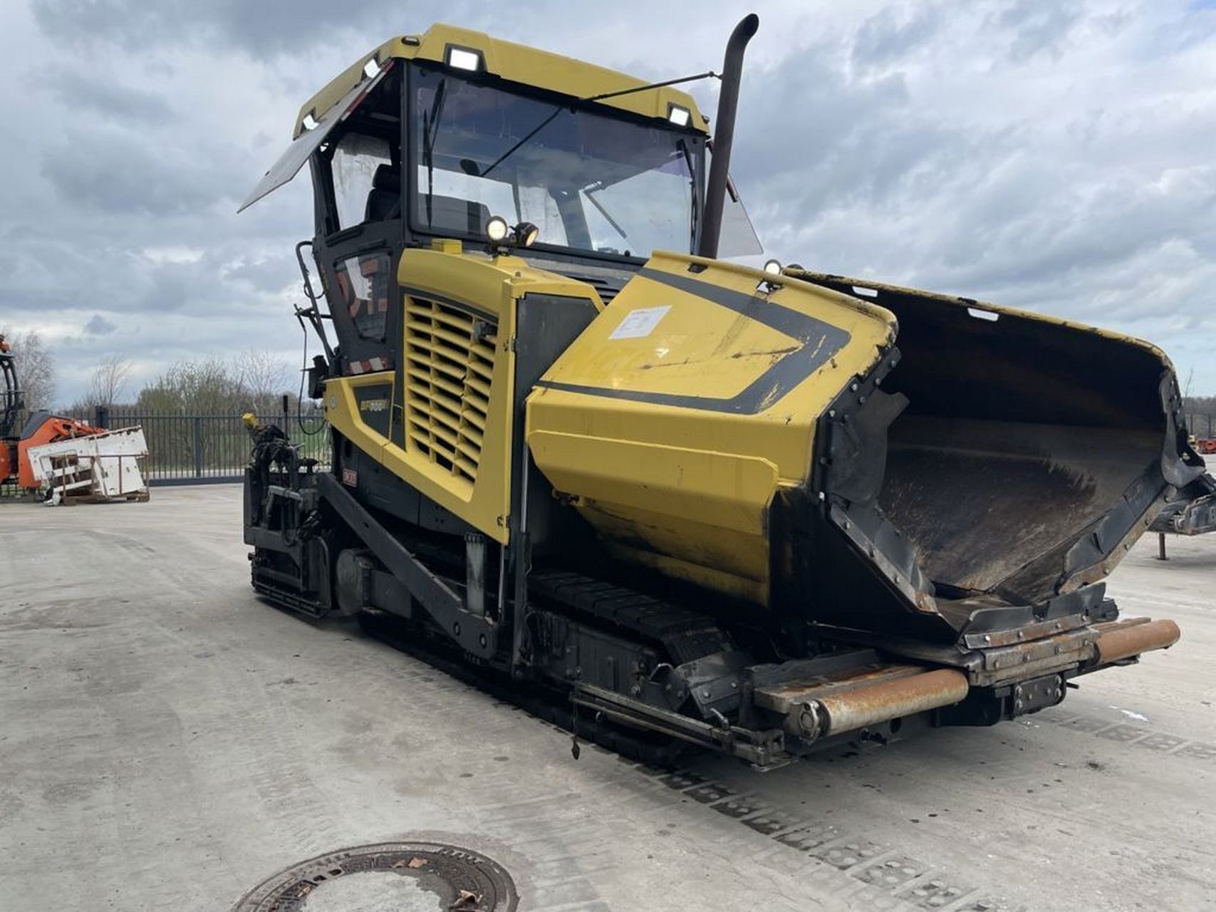 2017宝马格bf700c摊铺机 2017宝马格bf700c摊铺机7855小时69.7 02