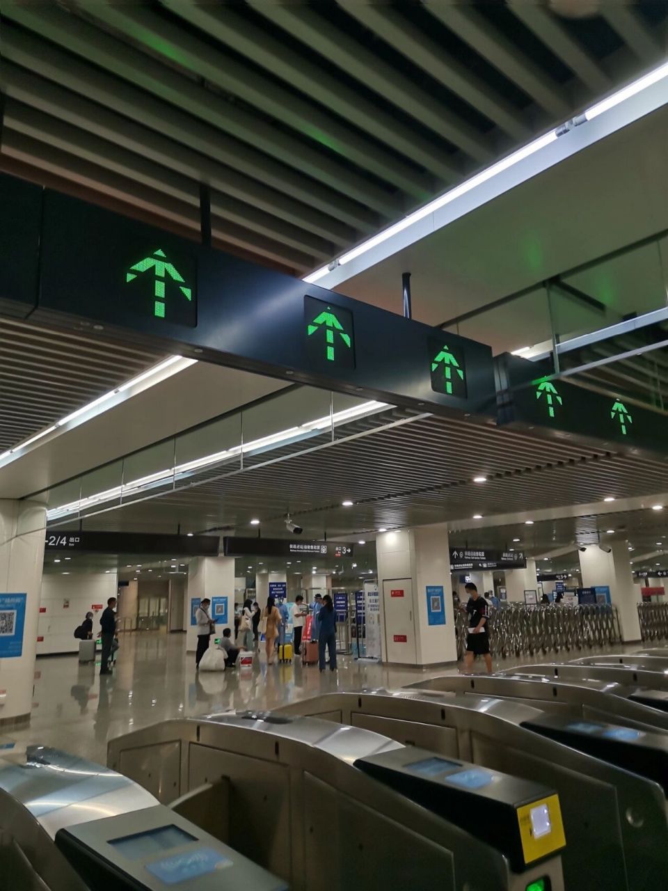 重庆北站北广场南广场互通-如何坐轻轨 !南北广场我终于理解了!