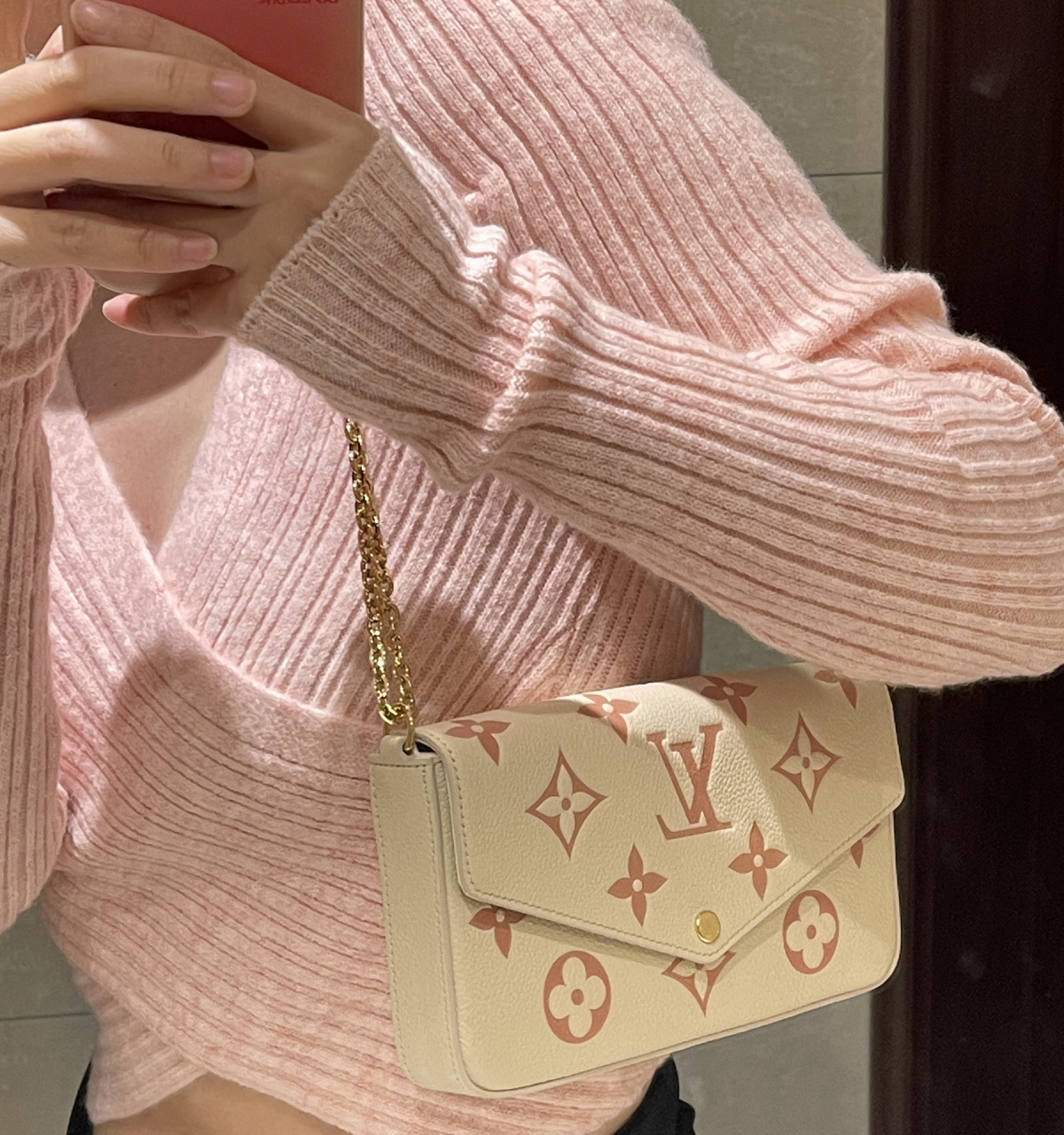 lv三合一草莓牛奶 小程序12号下单25号收货 好温柔好可爱的配色,喜欢!