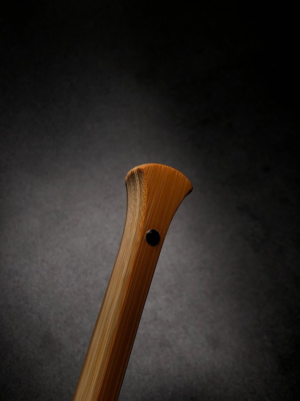 苏工制扇名家章小林制作文玩折扇,扇形是扇子里面是非常难做的一个