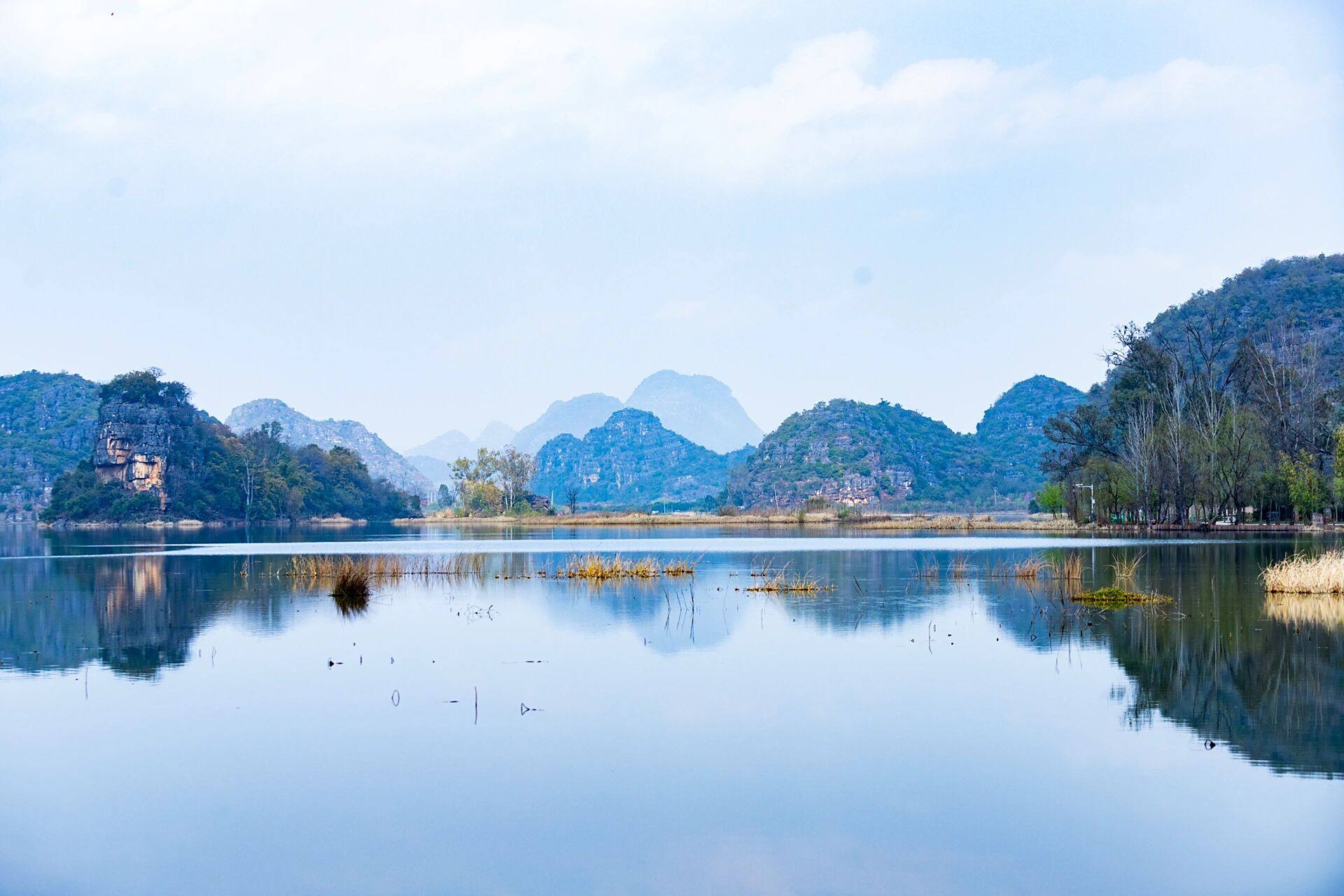 普者黑景区游玩攻略 普者黑景区,位于云南省文山壮族苗族自治州丘北县