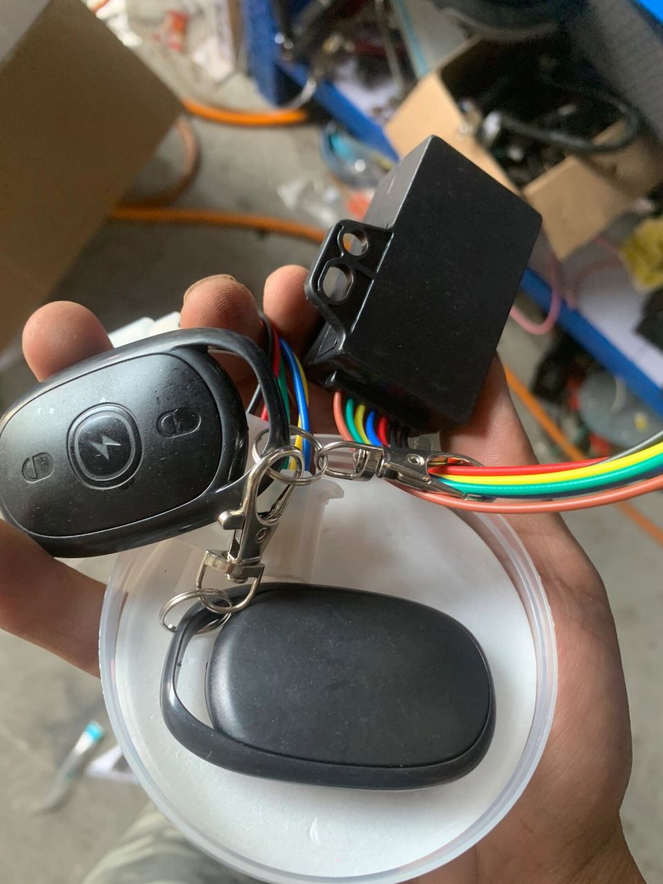 电动车报警器,通用哦,安装超简单 电动车遥控器防盗器,可以给车辆上锁