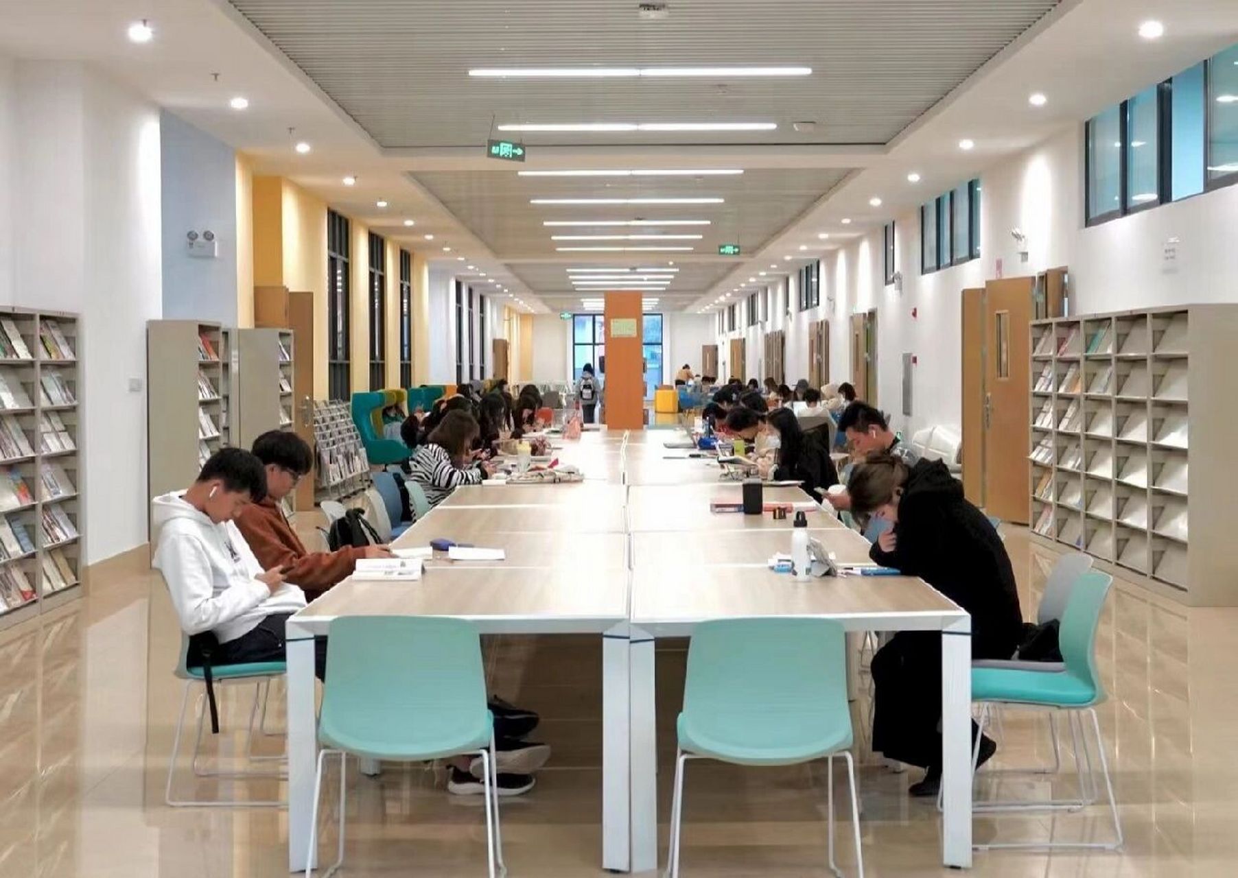 广州华商学院‖图书馆(四61校会69区) 哔哔～四61校会69区