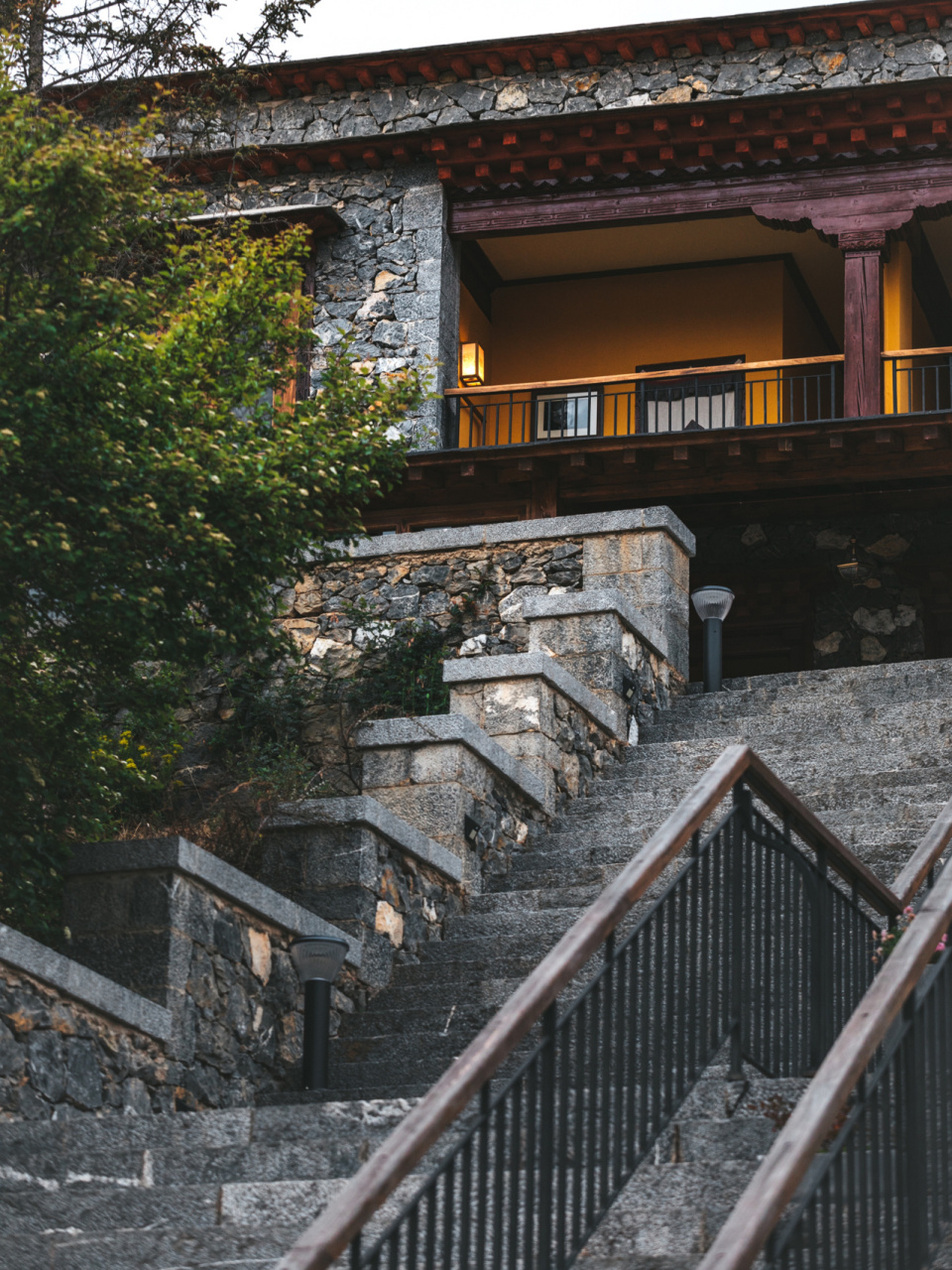 才会懂得松赞林卡 一直以来都有耳闻经典的松赞酒店系列,而香格里拉的