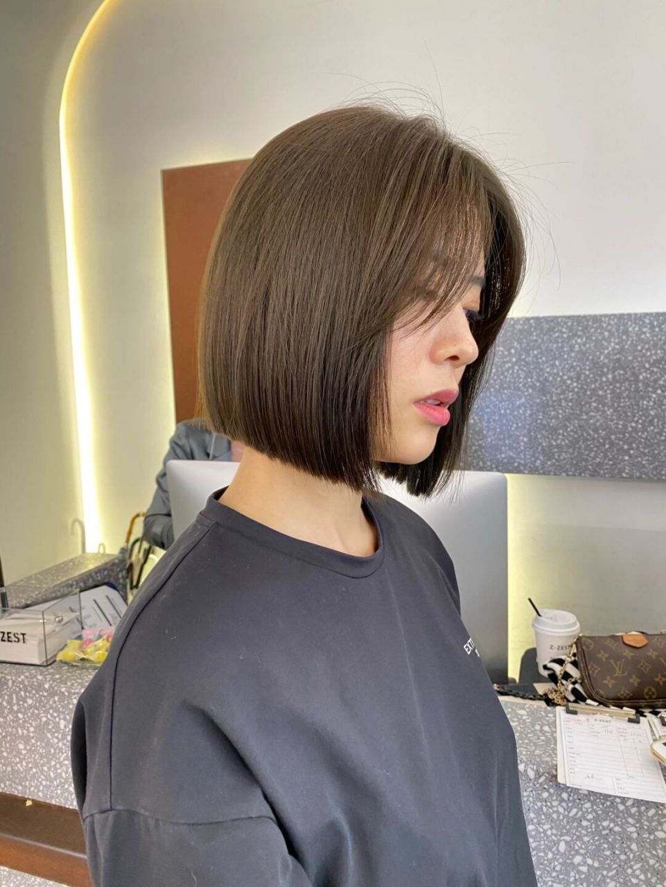 一刀切短发 翻车现场 显白冷棕色 亚麻色 真正的是免打理发 只需要