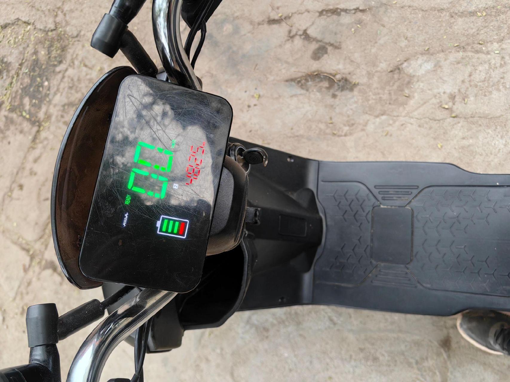 瞧瞧爱玛n155国标电动车,续航八十公里