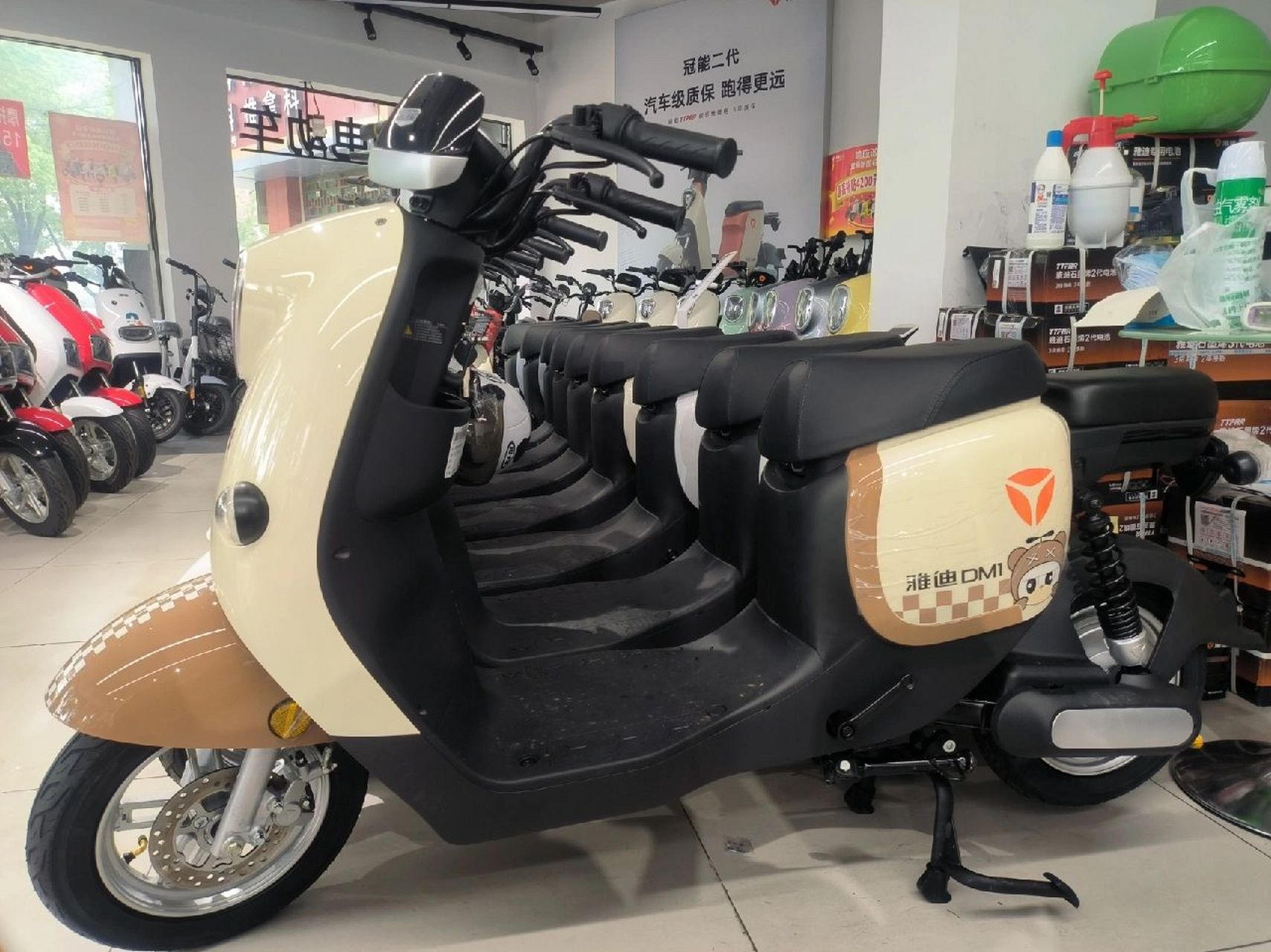 雅迪电动车批发零售1600元 批发雅迪电动车