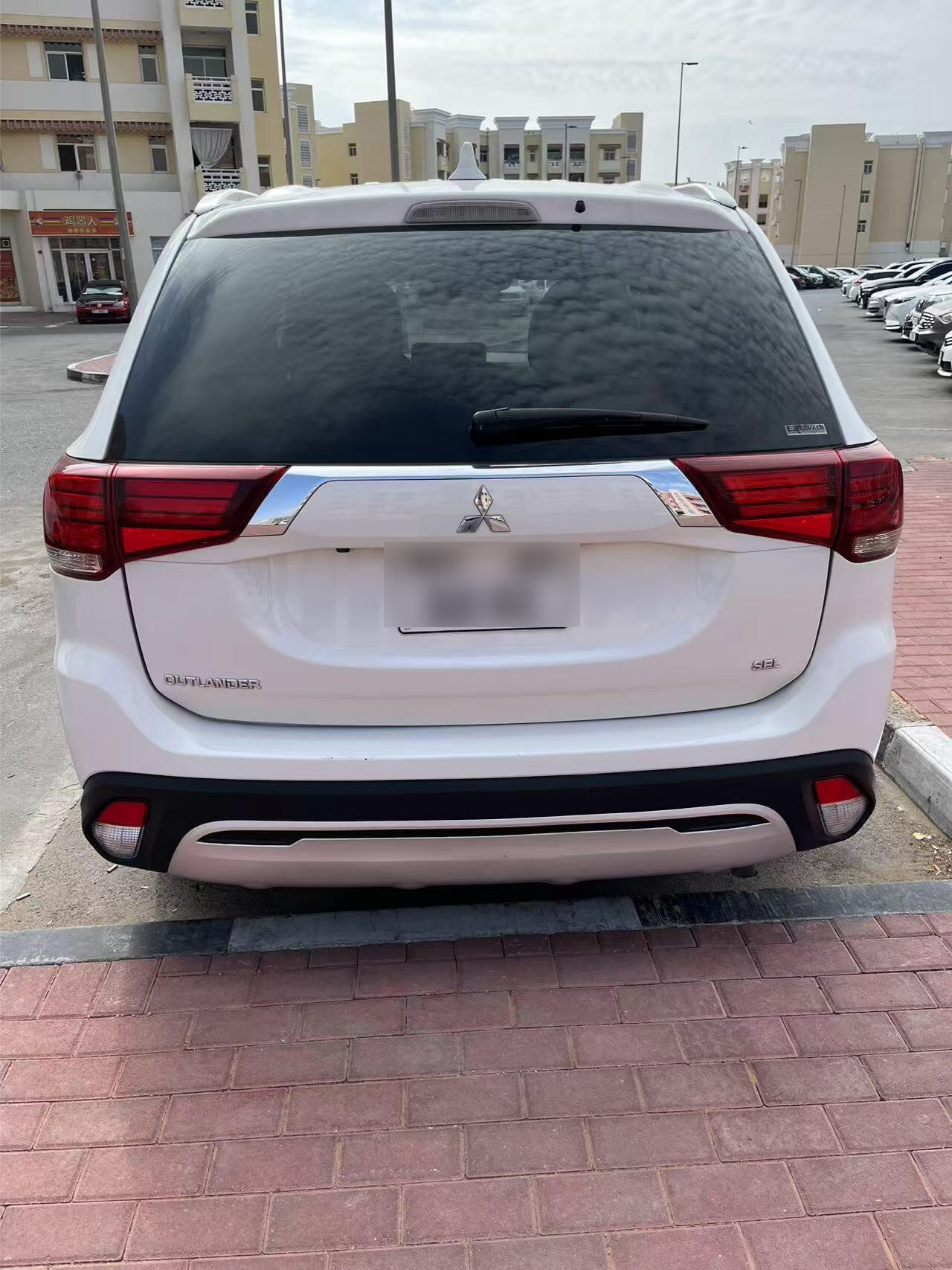 个人车,三菱欧蓝德2020年10月的车7座高配