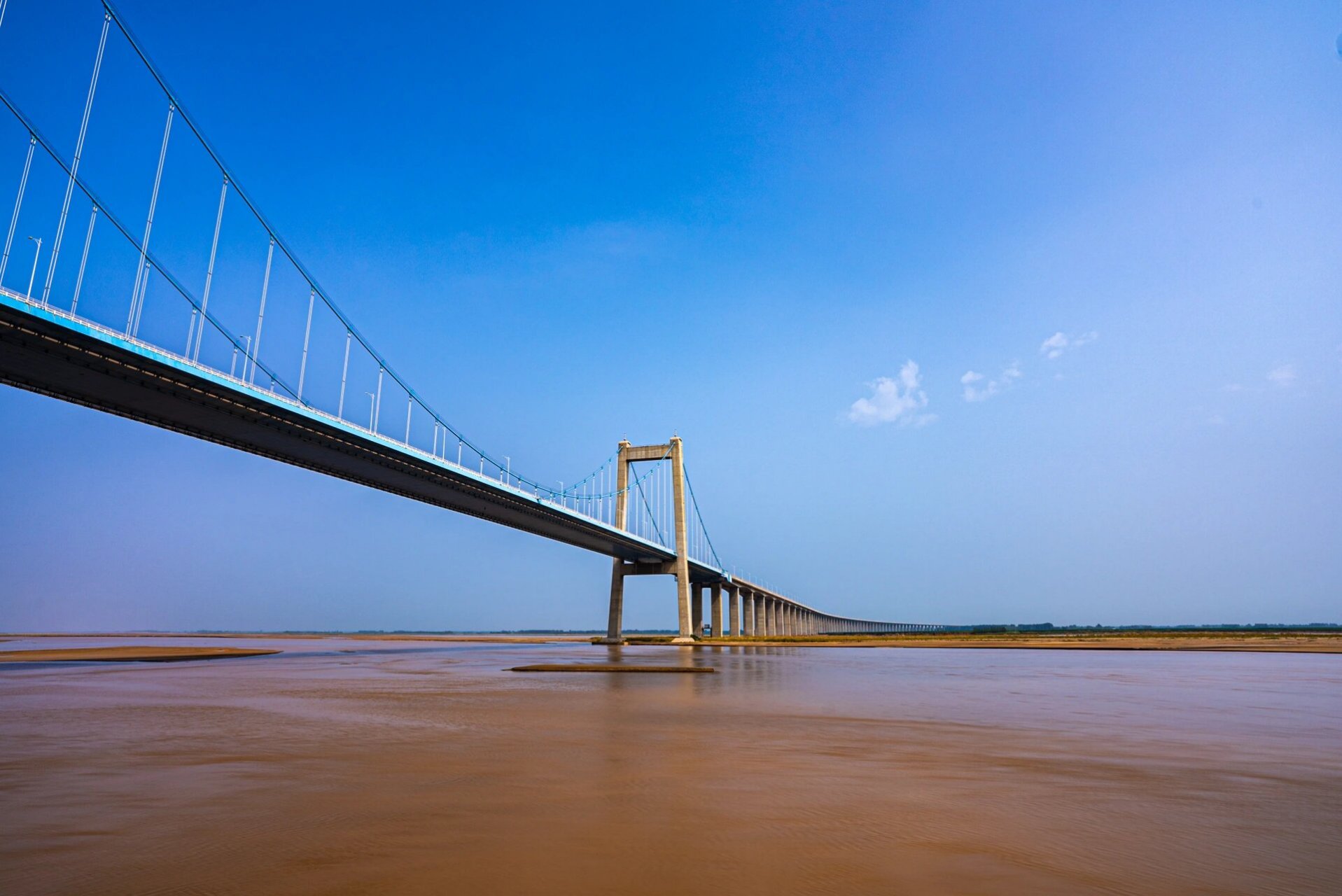 桃花峪黄河大桥(shoy by zve1) 桃花峪黄河大桥跨越黄河两岸,它是武陟