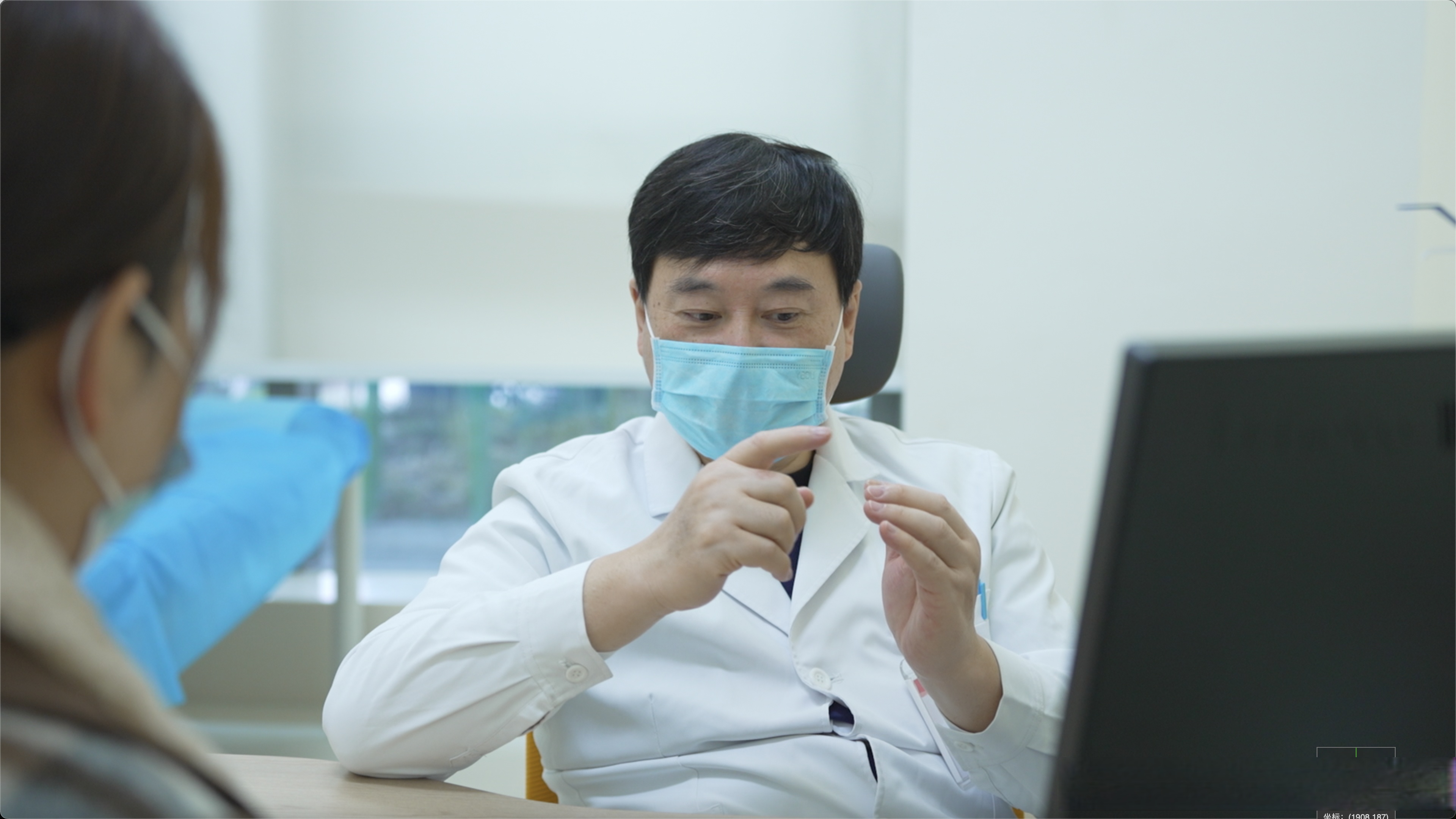 最后才是改善外观,而蔽溲ㄈ嗣褚皆赫叛└照哦 医生照片中国医大口腔