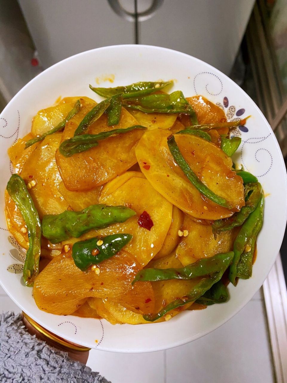 99红油土豆片99       端上桌妥妥的好评!