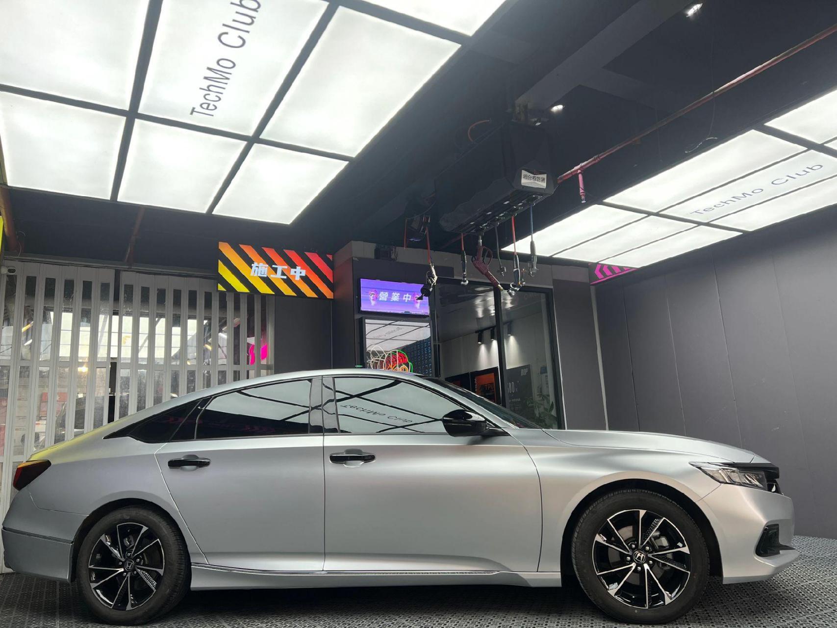 十代半雅阁 电光金属银.哑光版的gt银