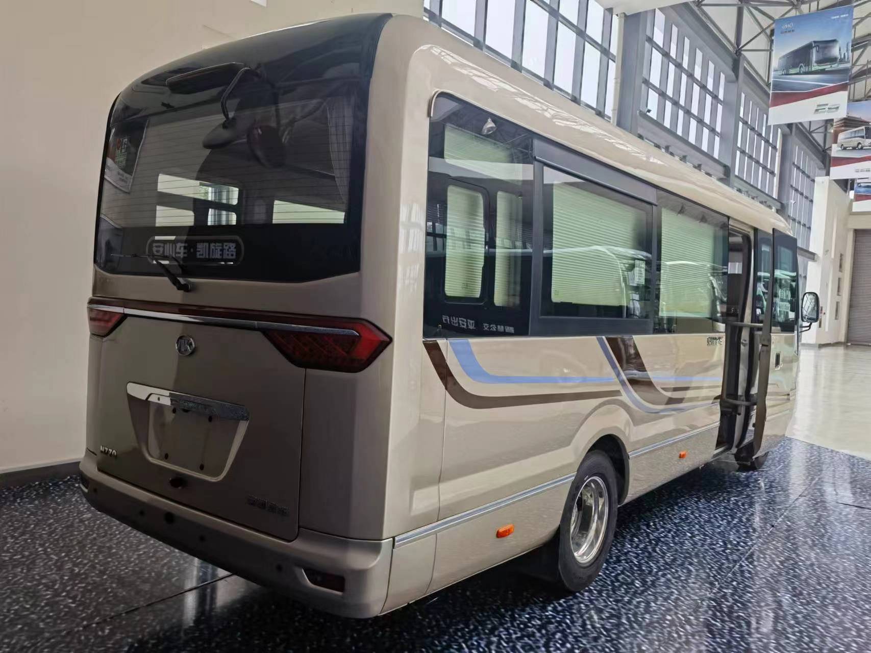 安凯客车n7豪华商务车 考斯特 旅游专列 商务车推荐