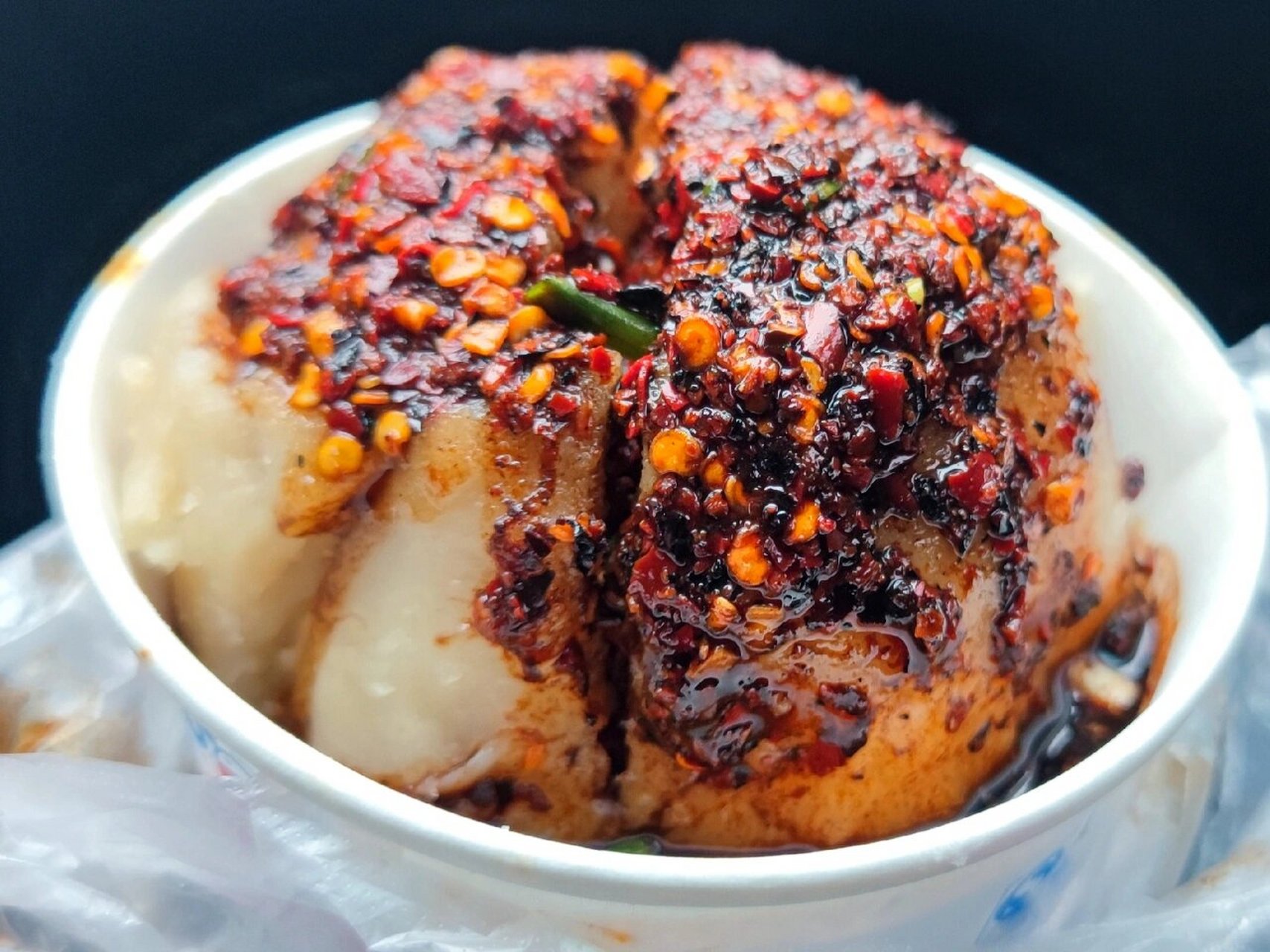 2元一碗‖浇上油辣子,软糯热灰粑根本停不 南川特产热灰粑,今儿的酱可